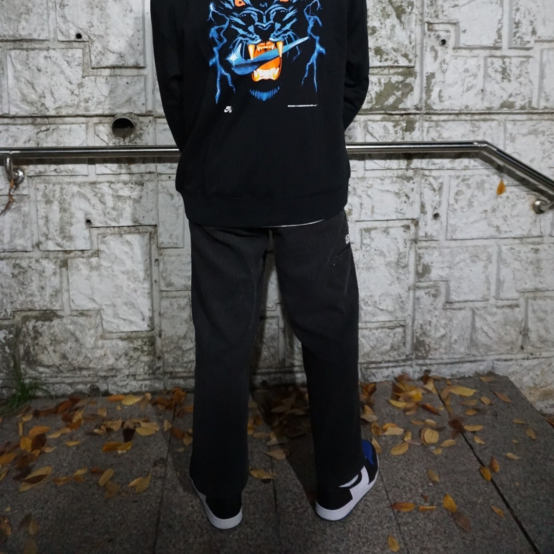 Jordan 1 Retro High OG Royal Toe, Nike x Samborghini SB Hoodie Black - Asia 착용 스타일 - 2