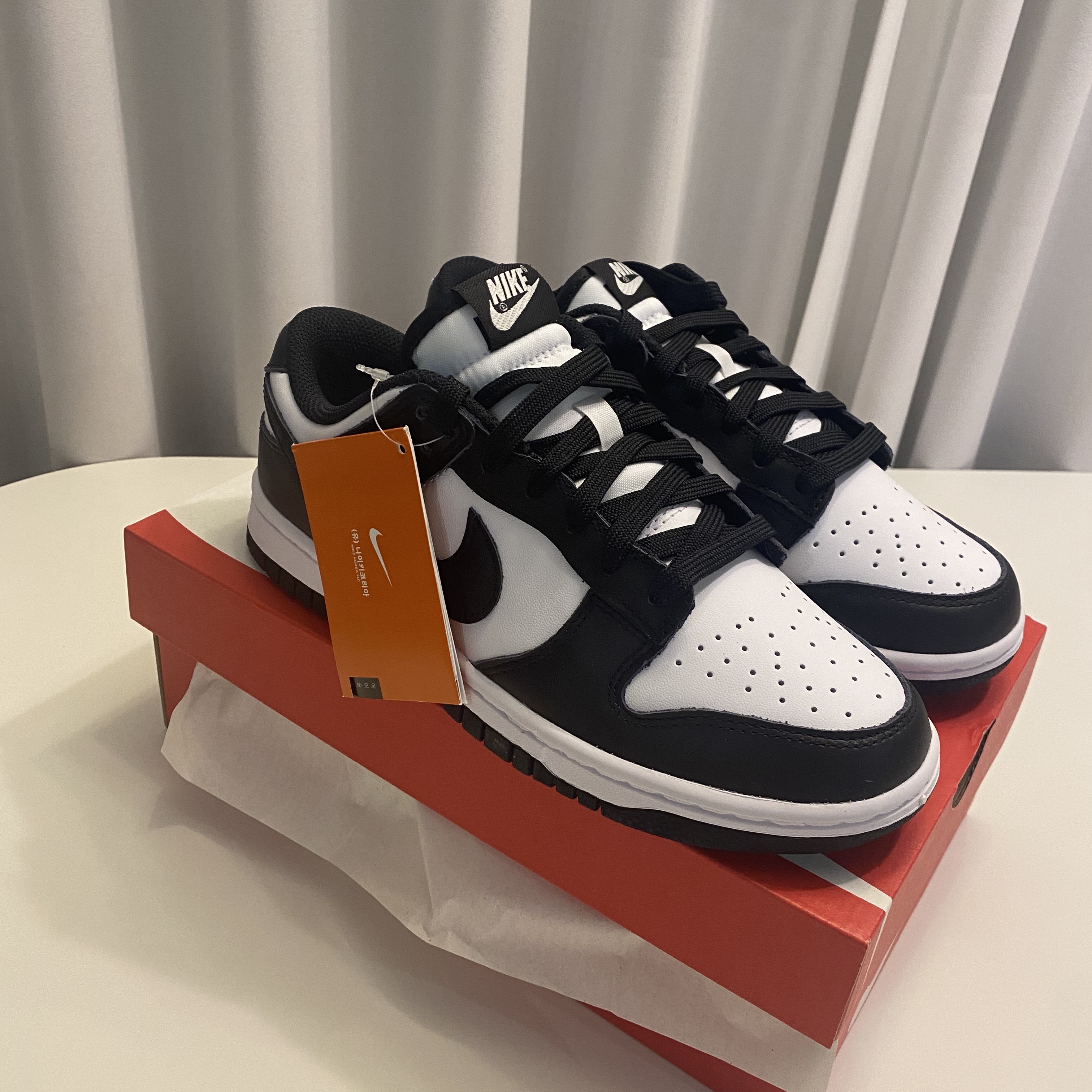 (W) Nike Dunk Low Black 착용 스타일 - 3