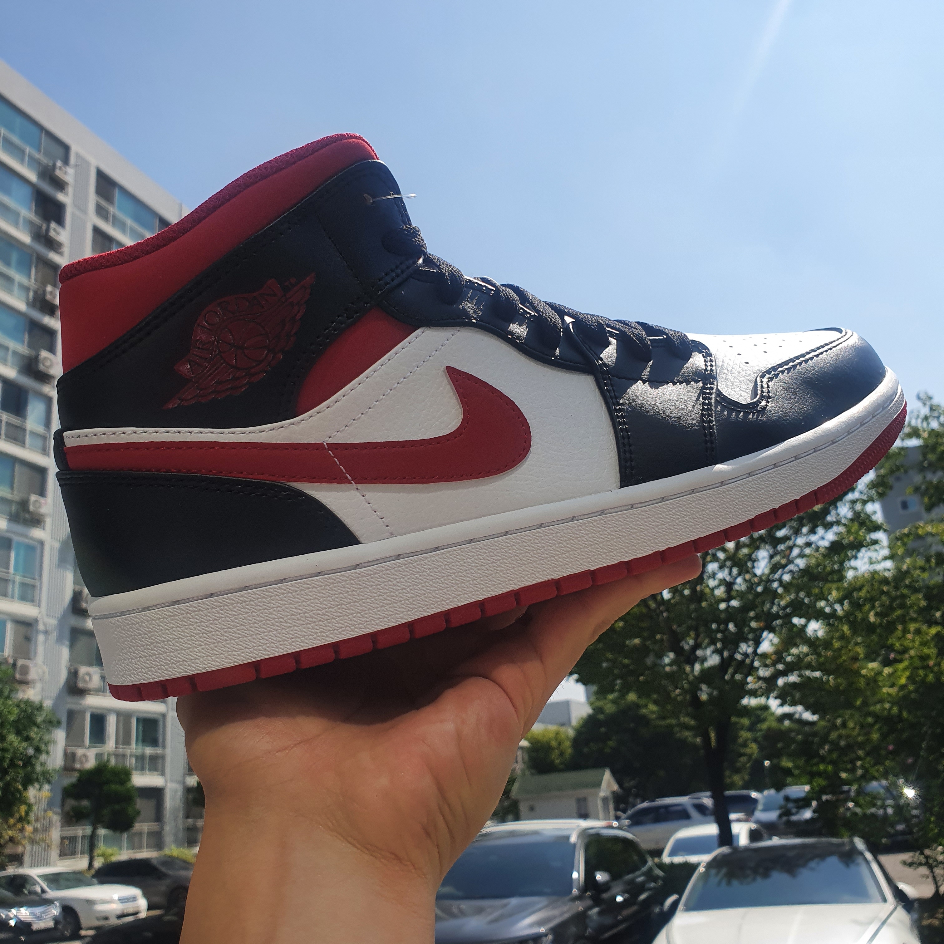 Jordan 1 Mid Gym Red Black White 착용 스타일