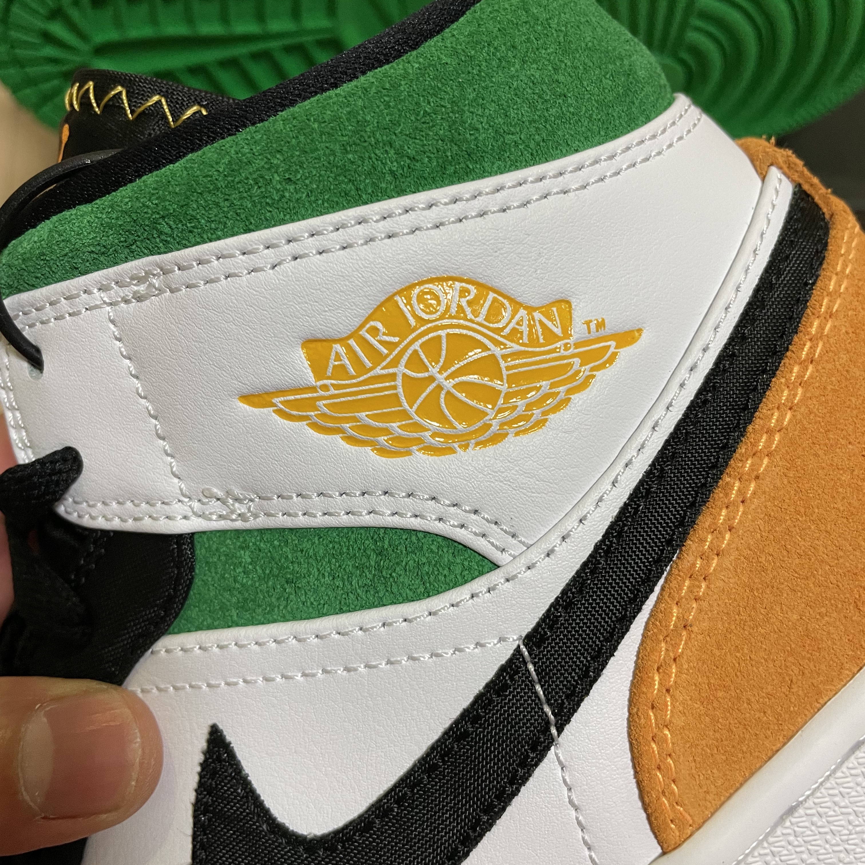 Jordan 1 Mid SE Oakland 착용 스타일 - 2