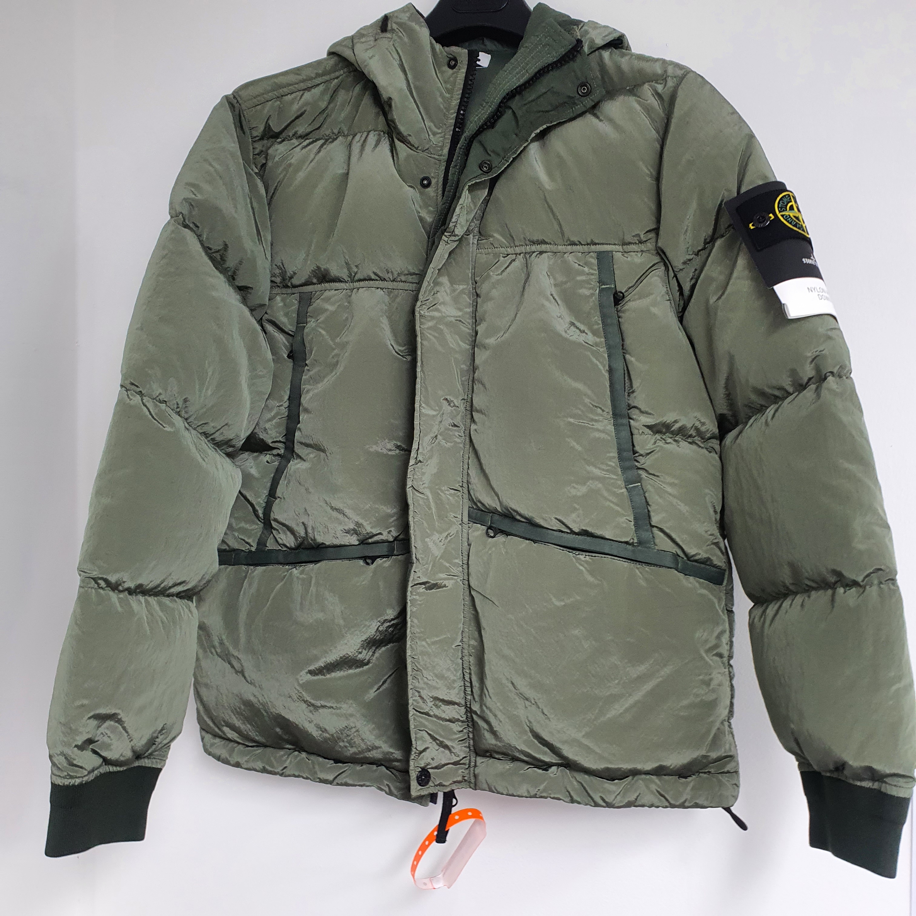 Stone Island 44508 Nylon Metal Down-TC Jacket Olive - 21FW 착용 스타일 - 1
