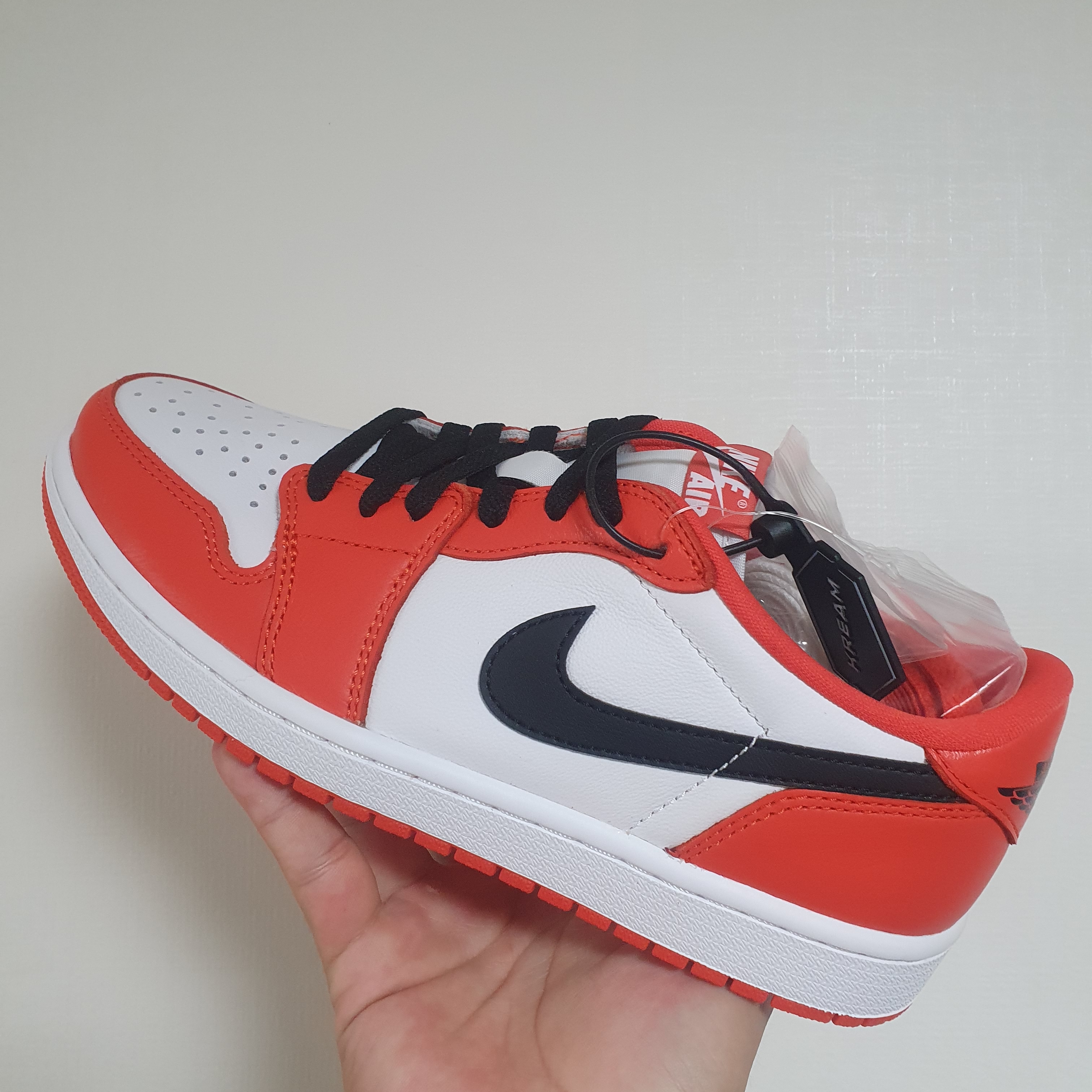Jordan 1 Low OG Starfish 착용 스타일