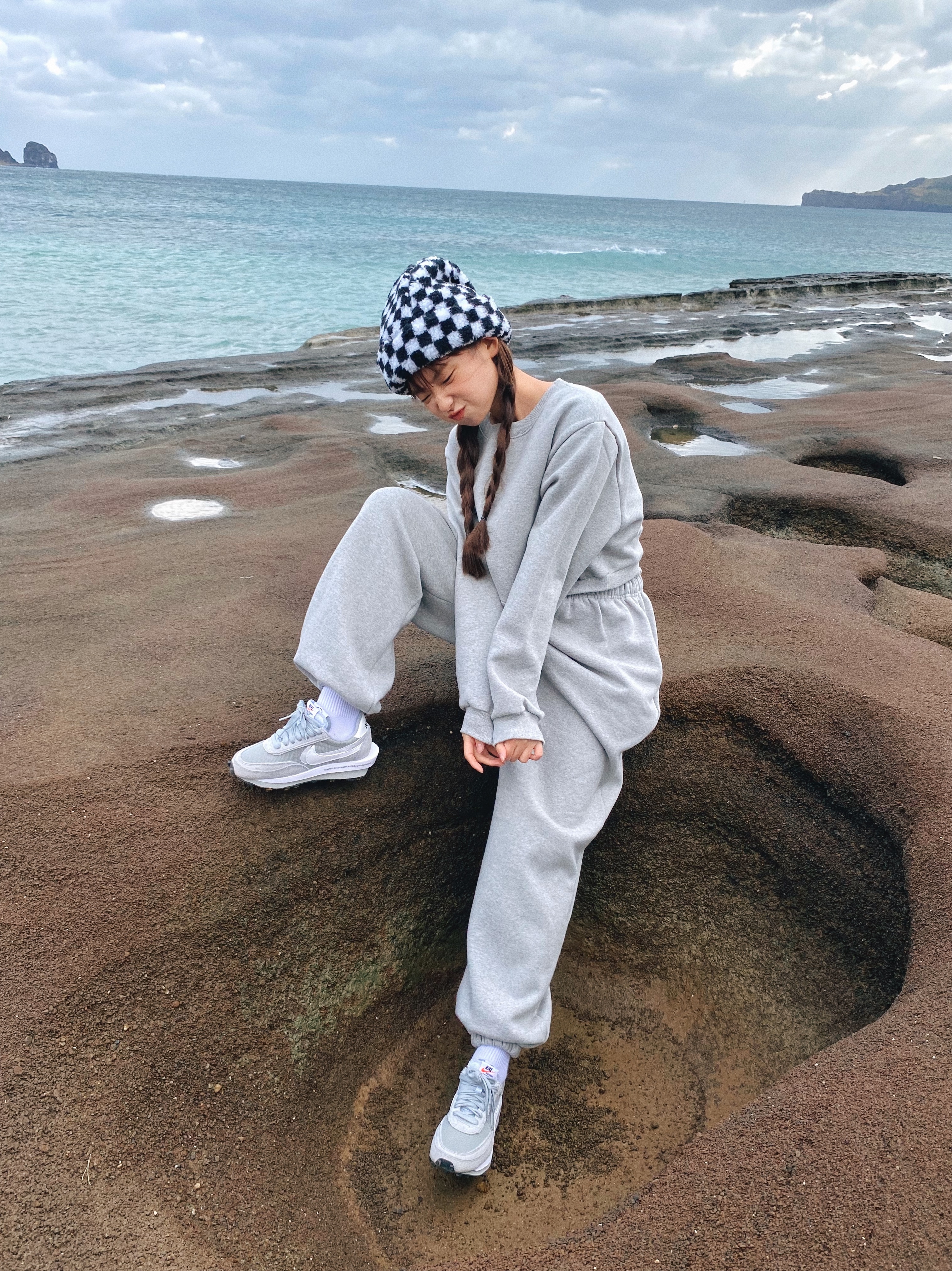 Nike x Sacai x Fragment LDWaffle Light Smoke Grey 착용 스타일 - 3