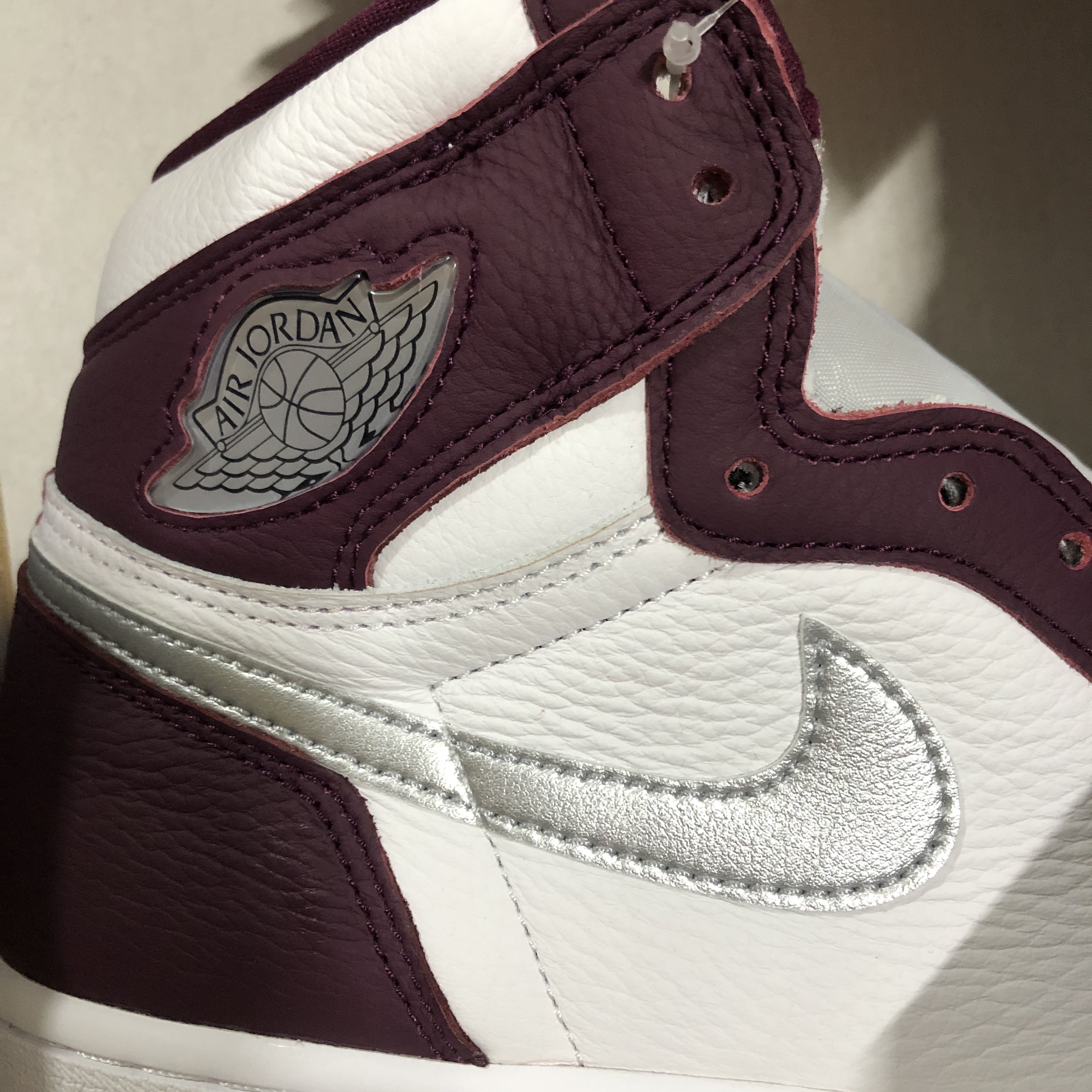 Jordan 1 Retro High OG Bordeaux 착용 스타일 - 1