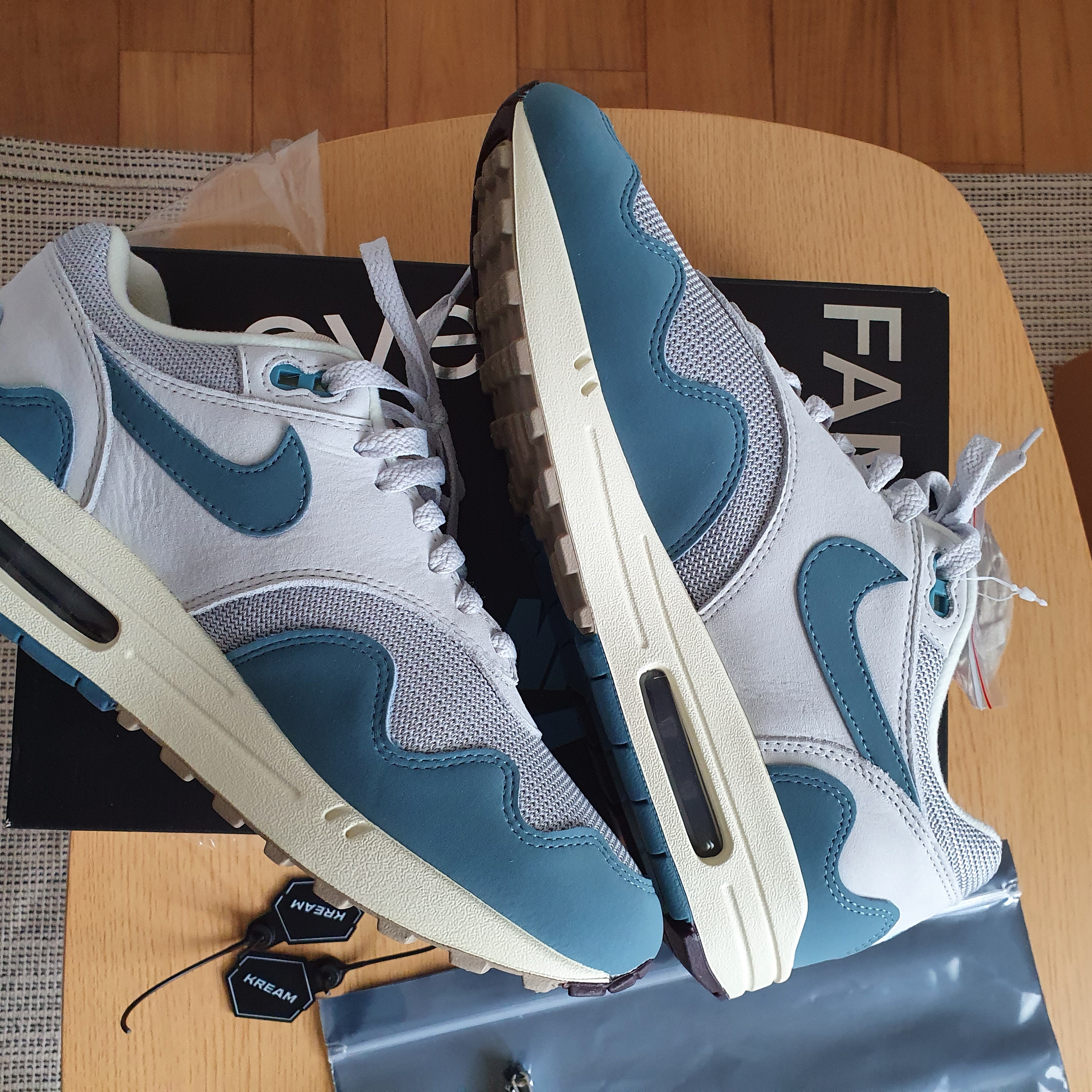 Nike x Patta Air Max 1 Noise Aqua 착용 스타일 - 1