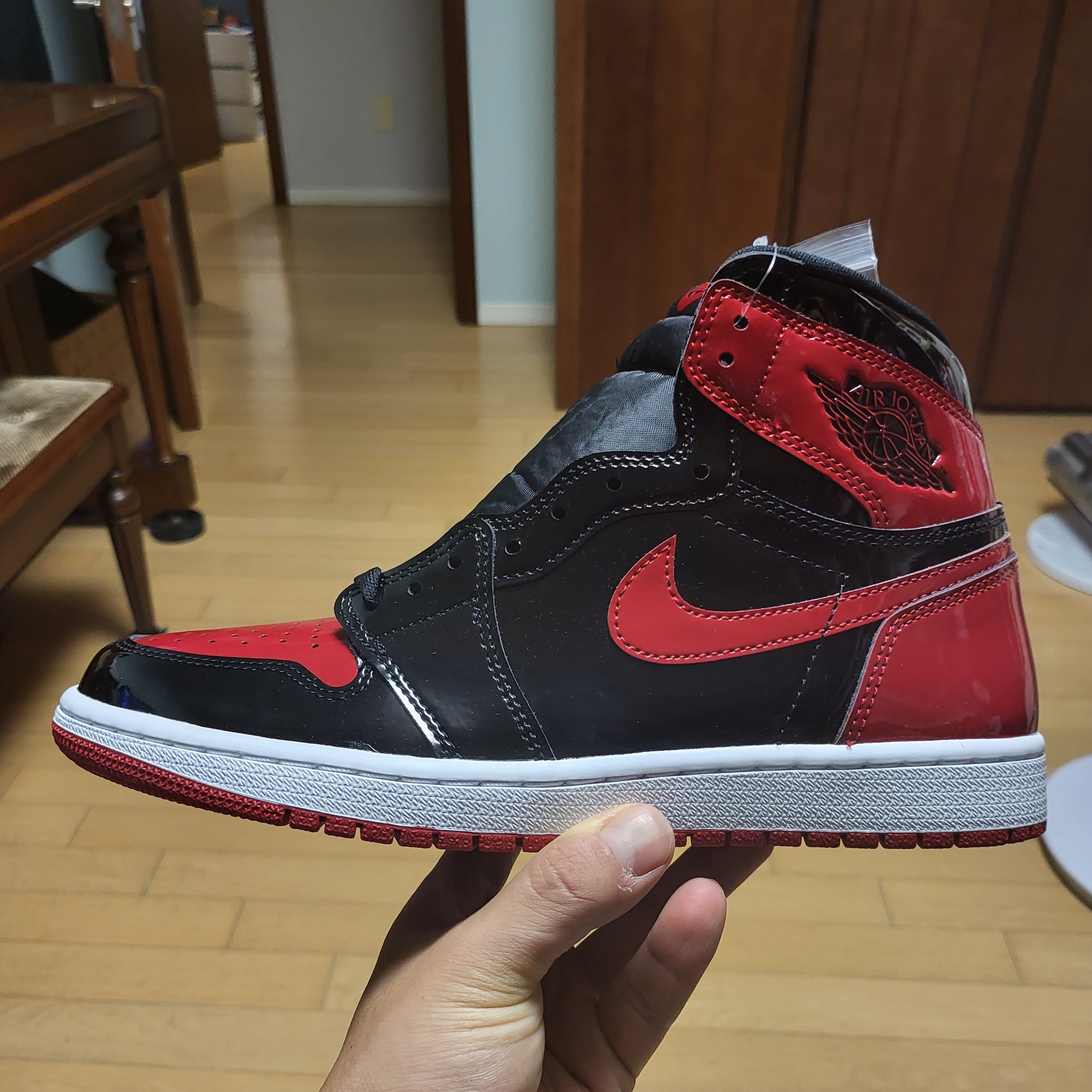 Jordan 1 Retro High OG Patent Bred 착용 스타일 - 1
