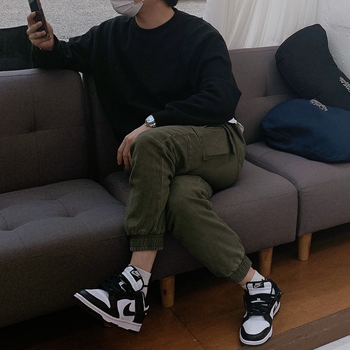 (W) Nike Dunk Low Black 착용 스타일 - 1