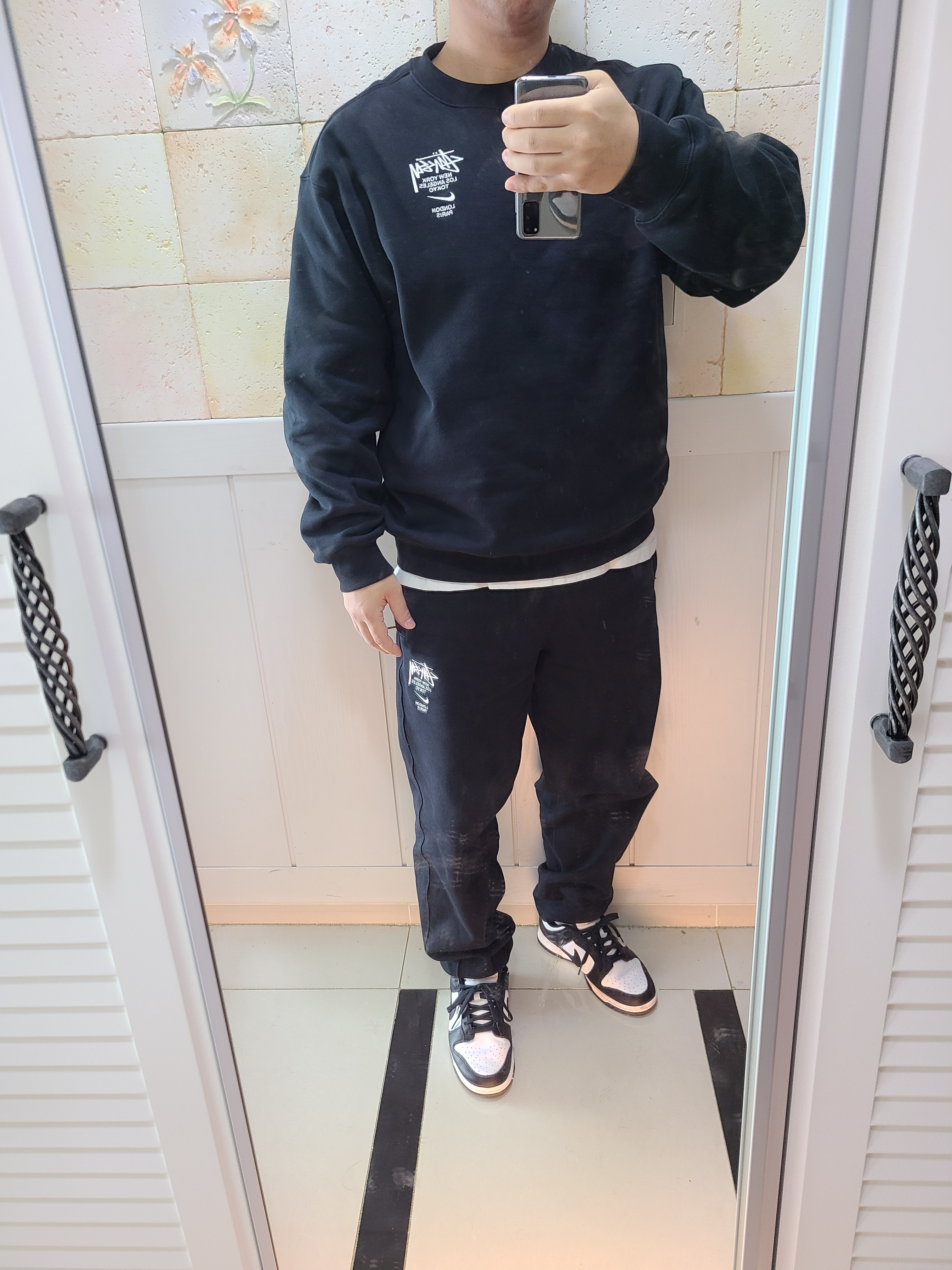 Nike Dunk Low Retro Black, Nike x Stussy NRG ZR Fleece Crewneck Black - US/EU 착용 스타일 - 2