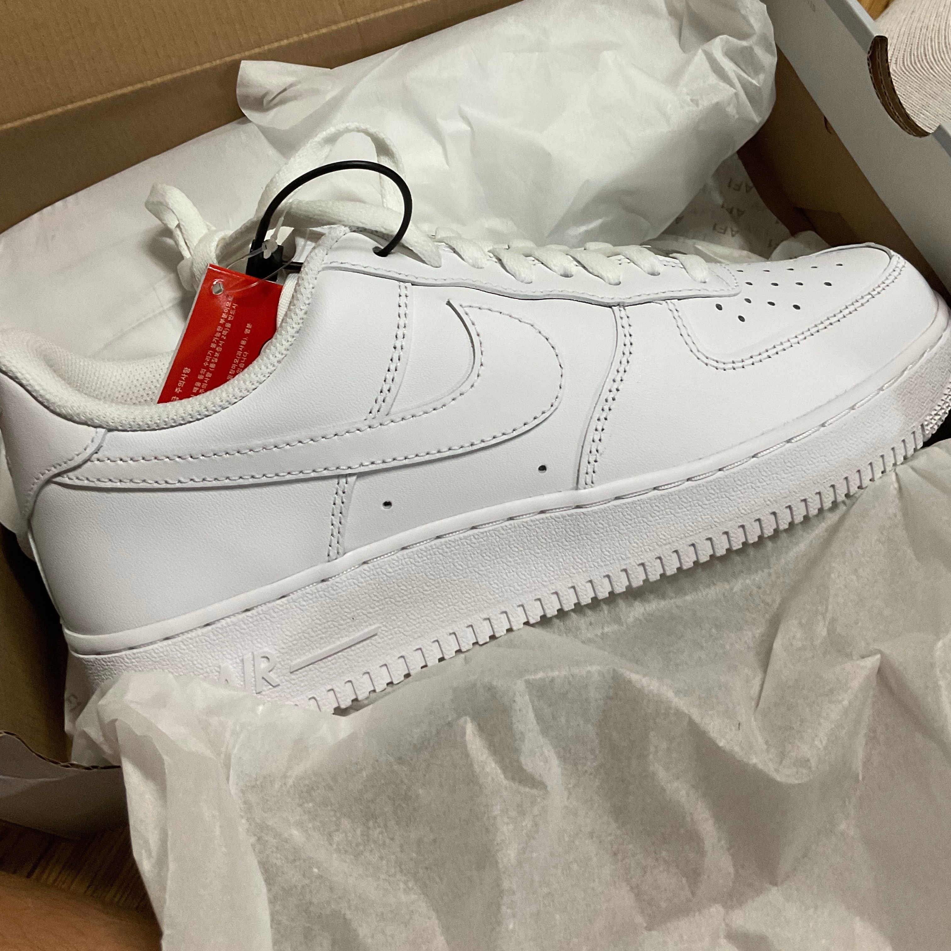 Nike Air Force 1 '07 Low White 착용 스타일 - 2