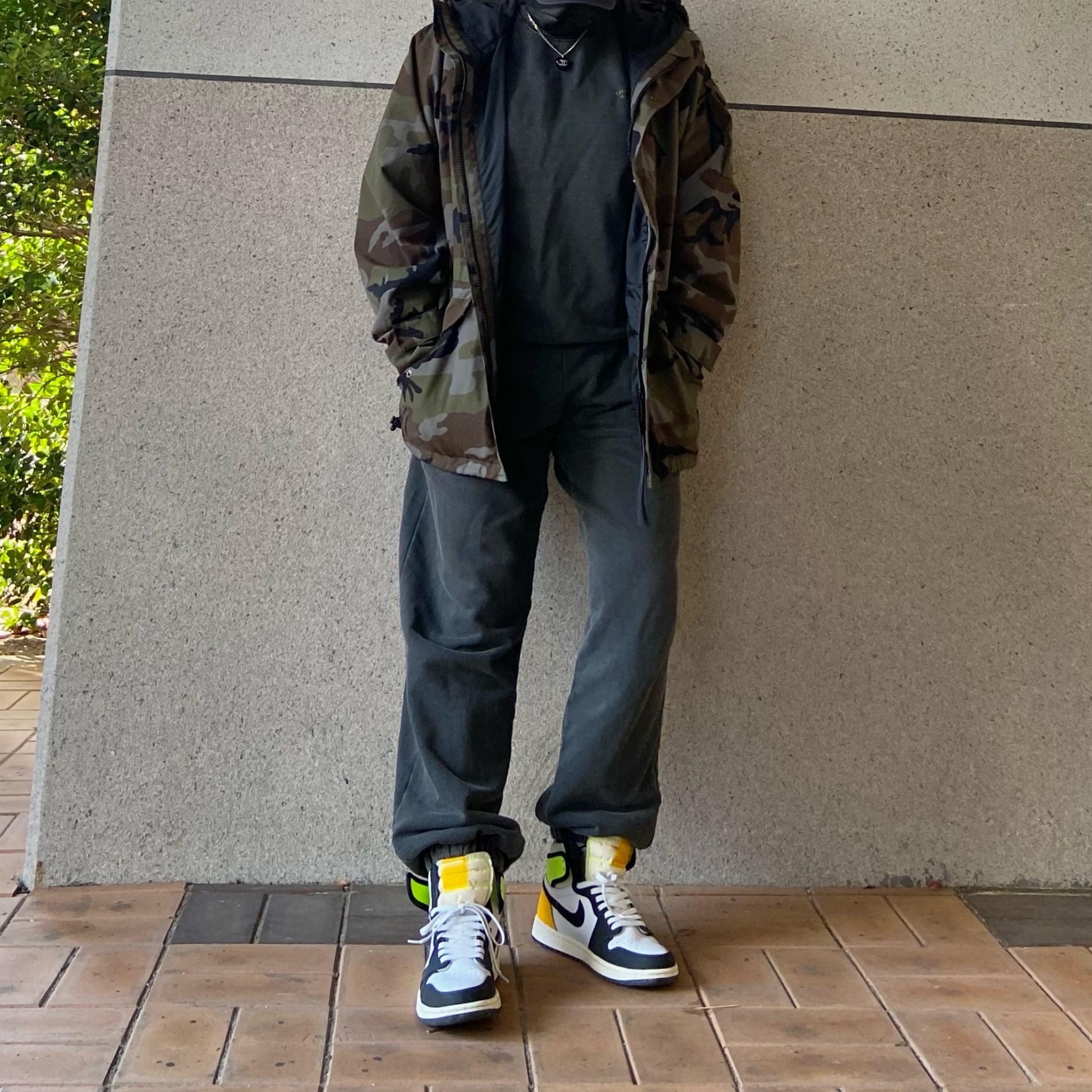 Jordan 1 Retro High OG Volt Gold 착용 스타일