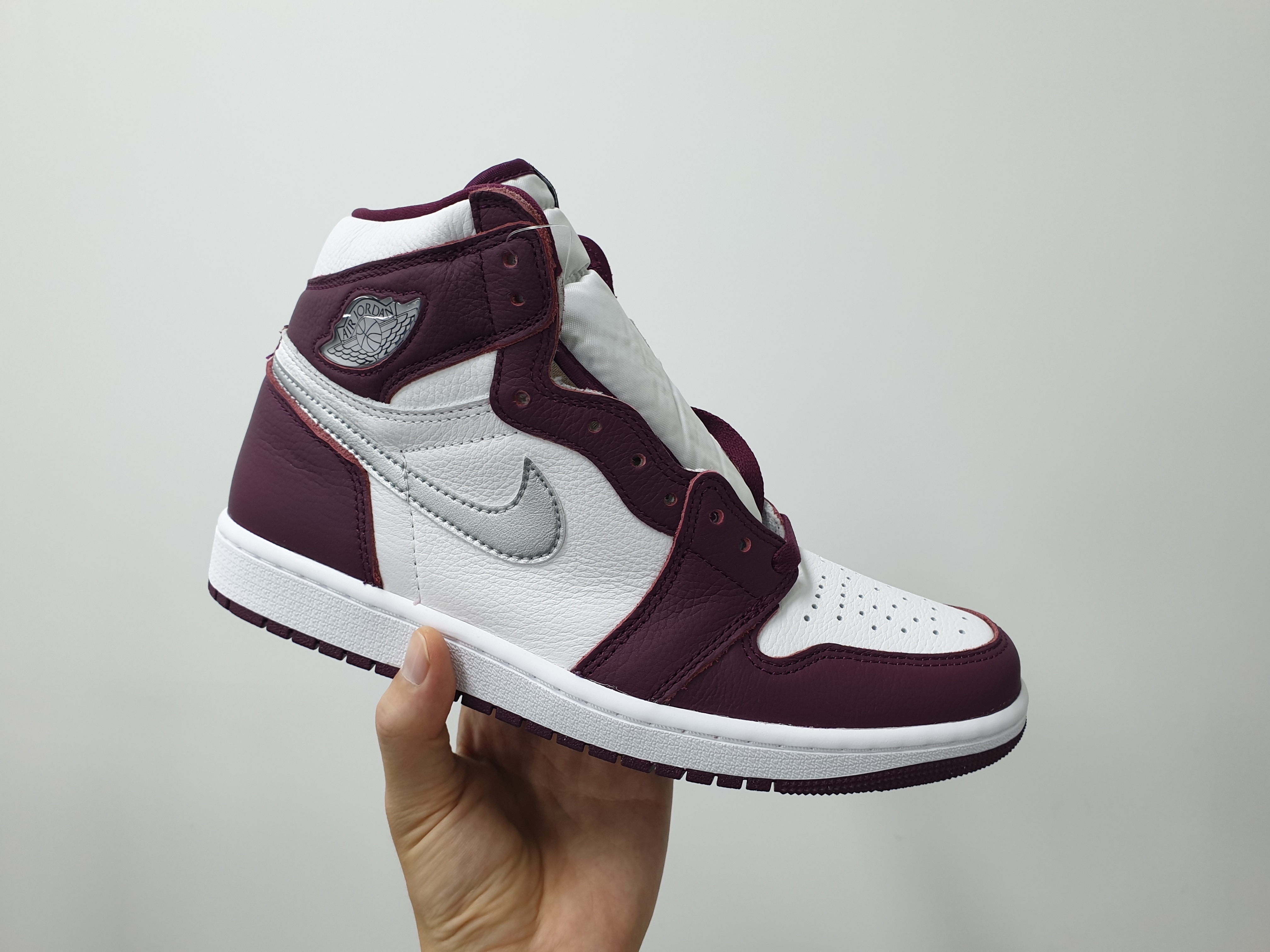 Jordan 1 Retro High OG Bordeaux 착용 스타일
