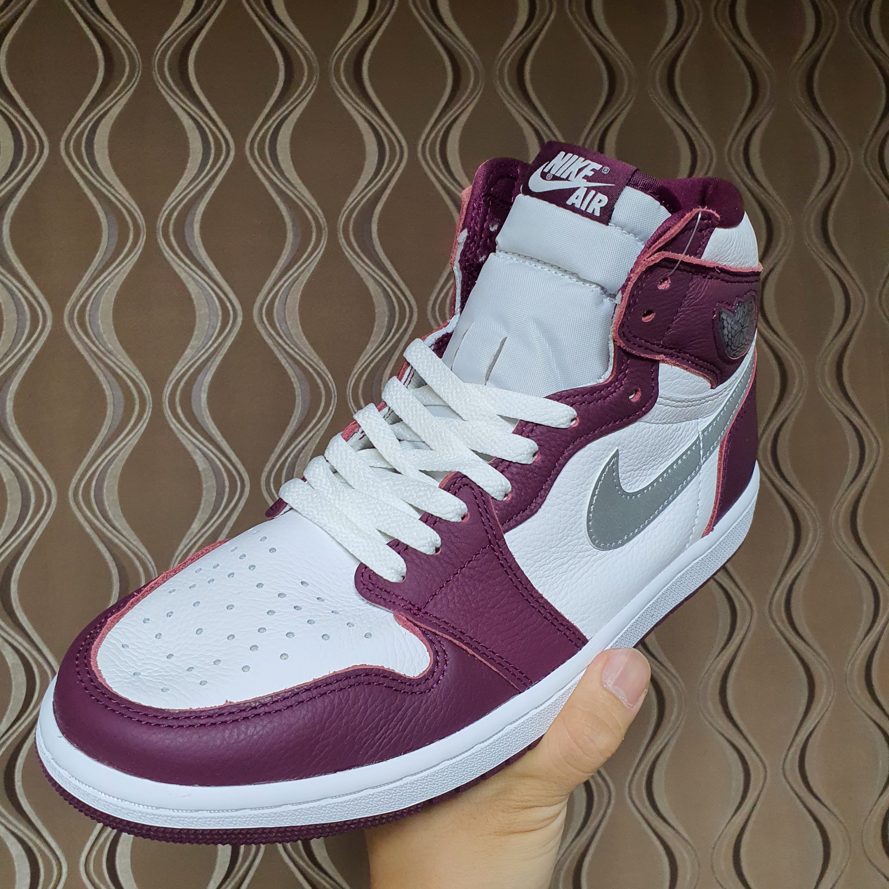 Jordan 1 Retro High OG Bordeaux 착용 스타일