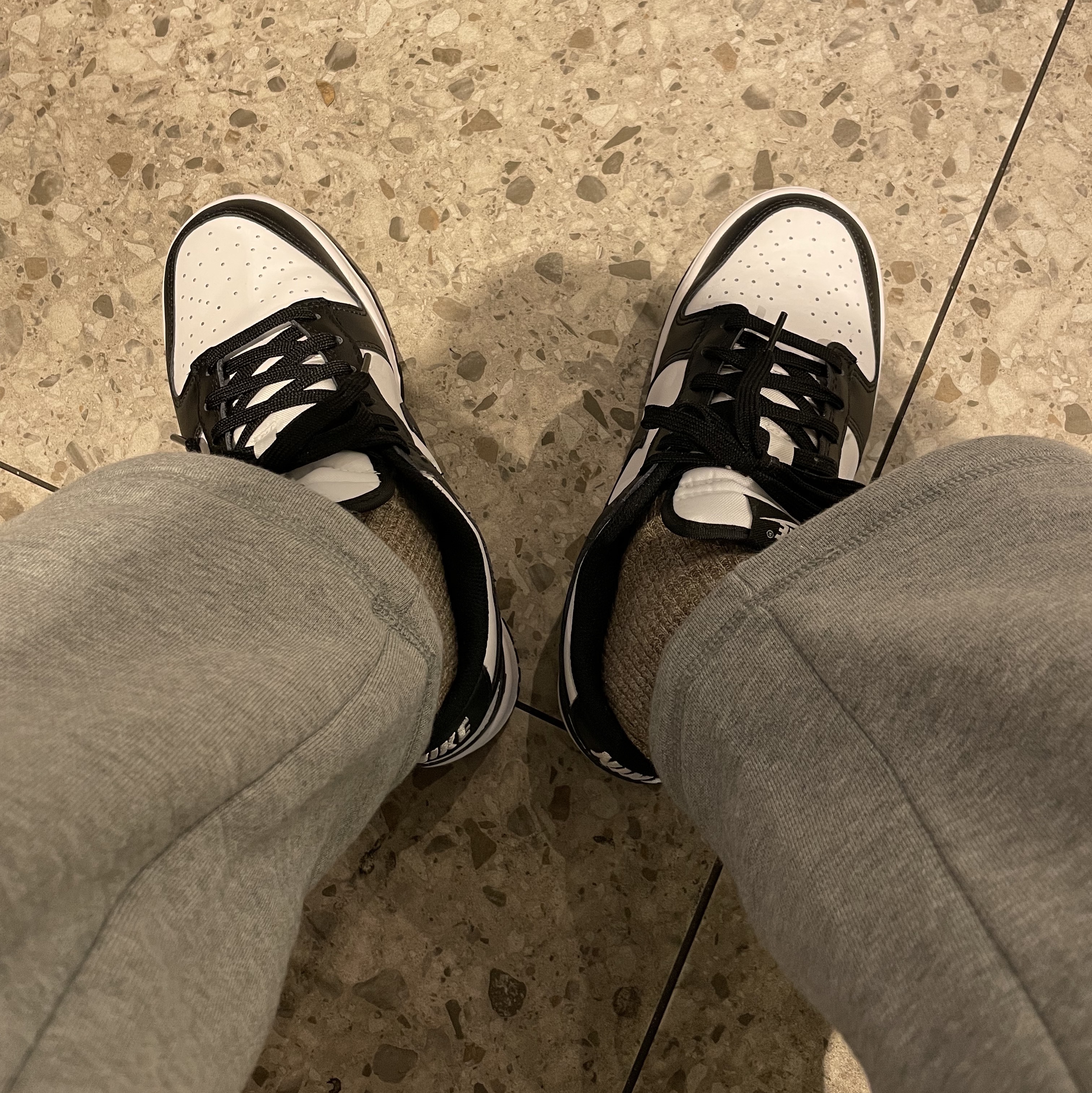 (W) Nike Dunk Low Black 착용 스타일