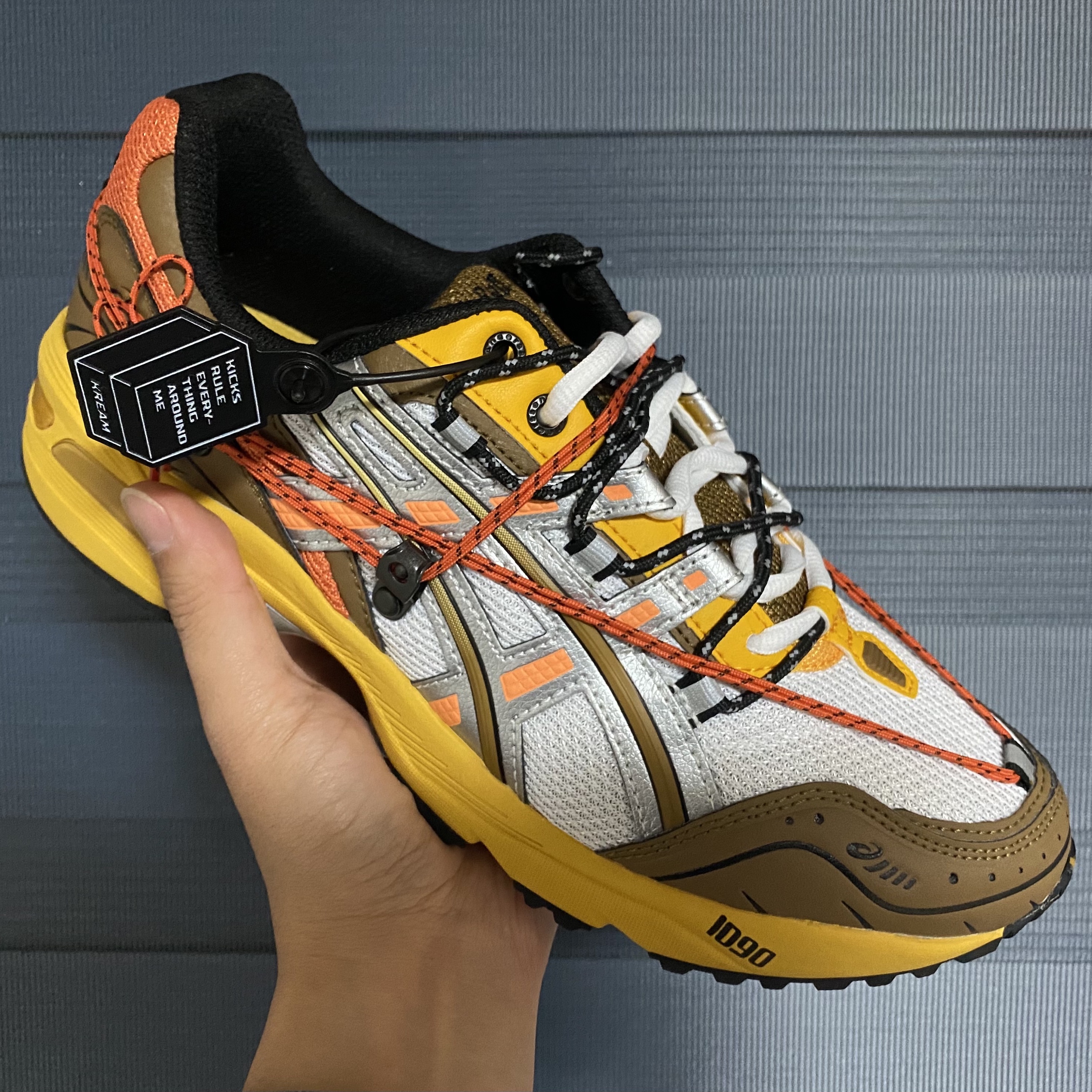 Asics x Andersson Bell Gel-1090 White Orange 착용 스타일