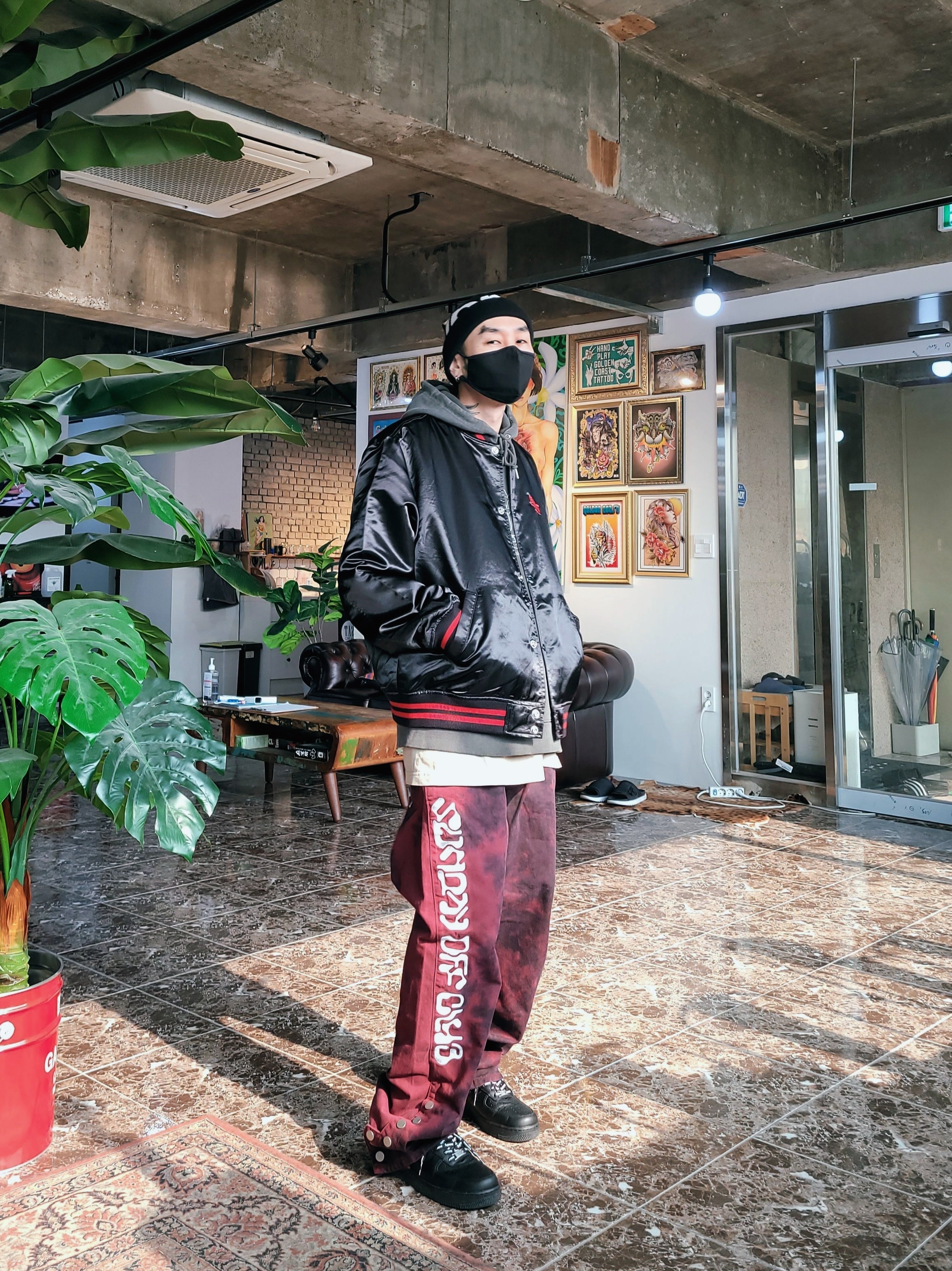 Supreme Big Logo Beanie Black, Supreme x Thrasher Satin Varsity Jacket Black - 21FW 착용 스타일
