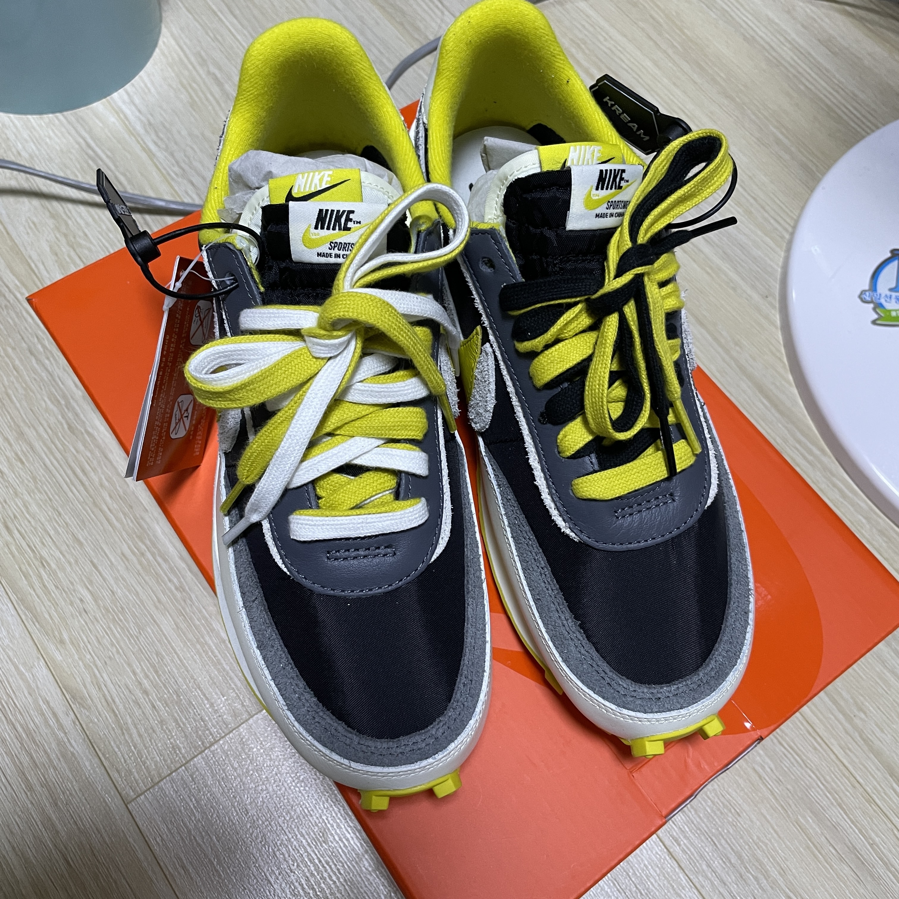 Nike x Sacai x Undercover LDWaffle Black Bright Citron 착용 스타일