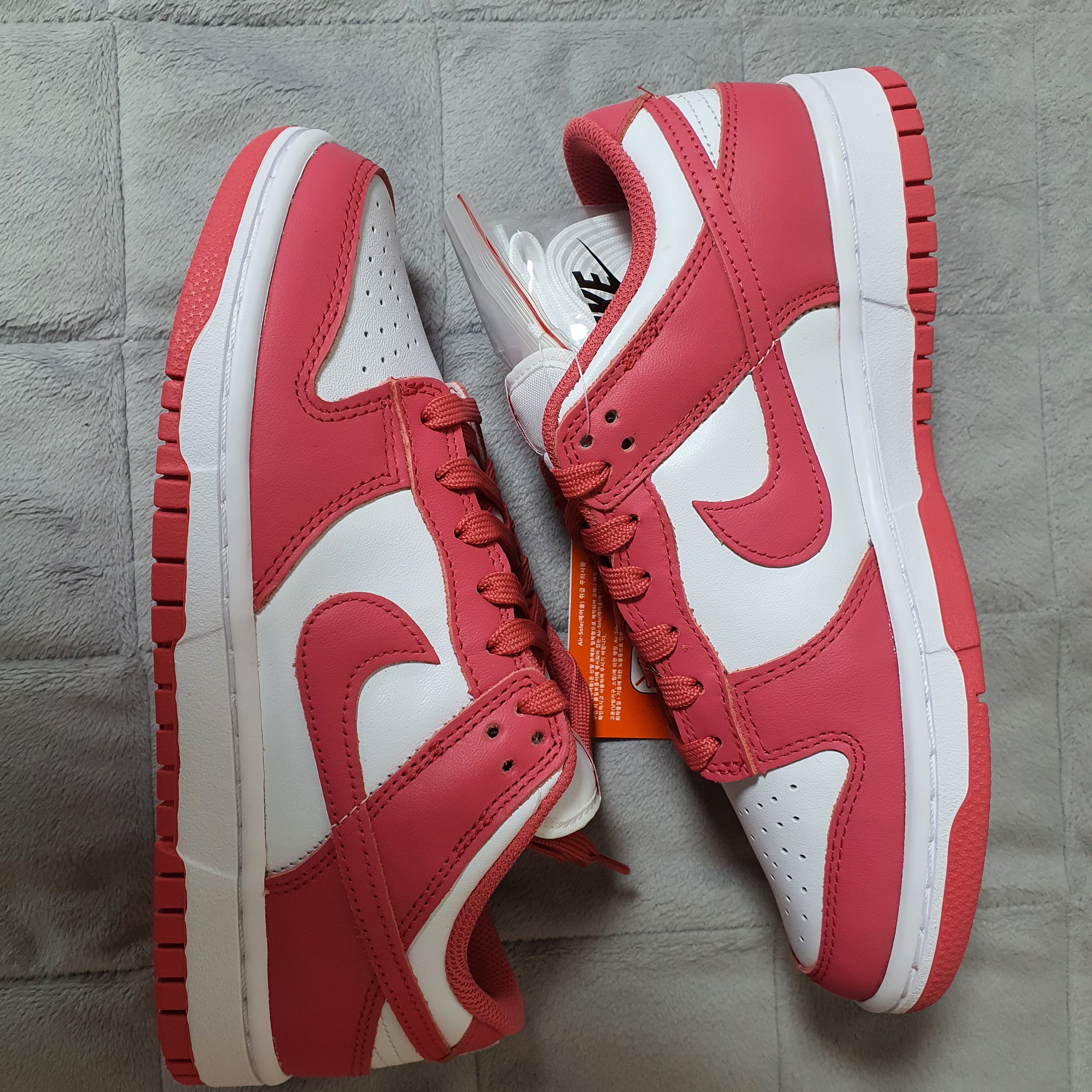 (W) Nike Dunk Low Archeo Pink 착용 스타일