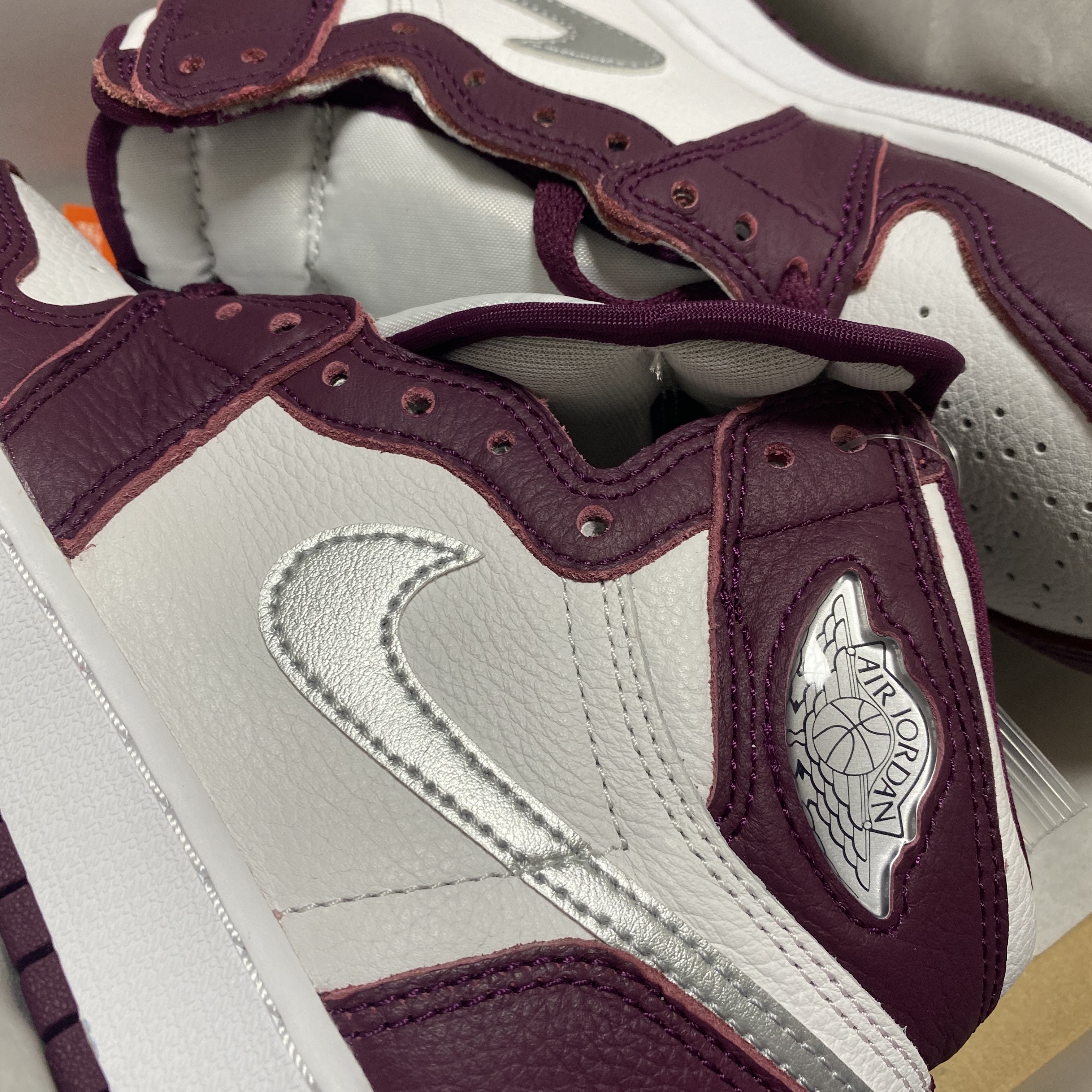 (GS) Jordan 1 Retro High OG Bordeaux 착용 스타일
