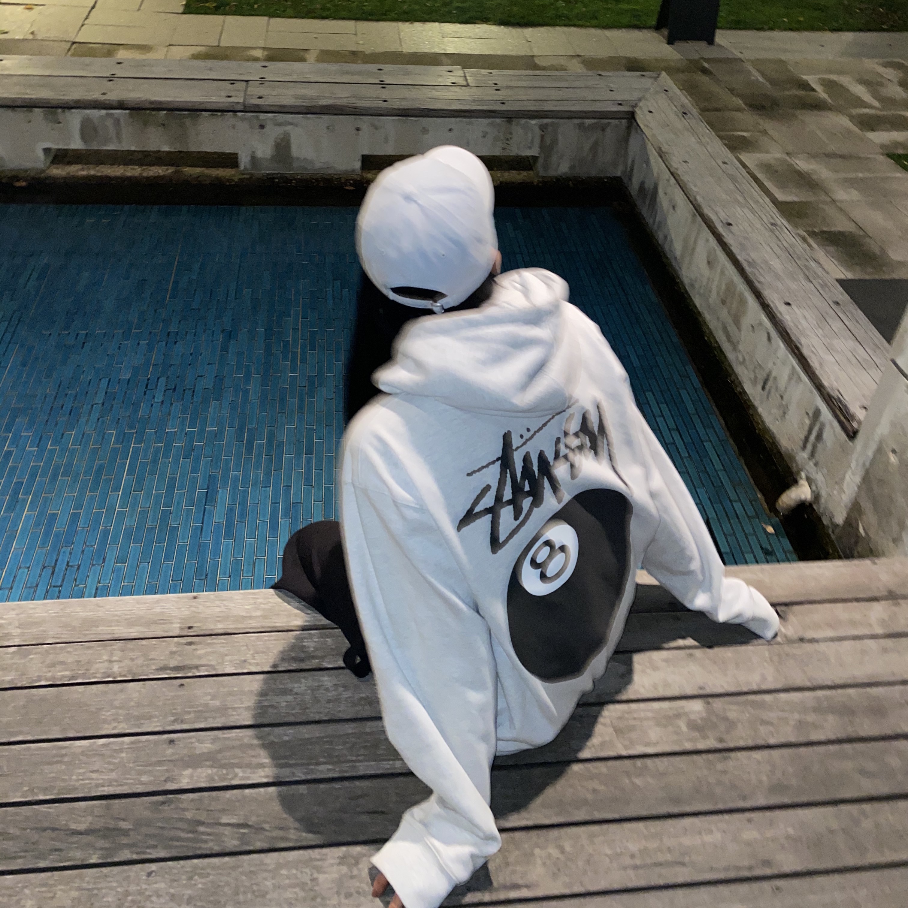 Stussy 8 Ball Hoodie Ash Heather - 21FW, Nike Dunk Low Retro Black 착용 스타일 - 3