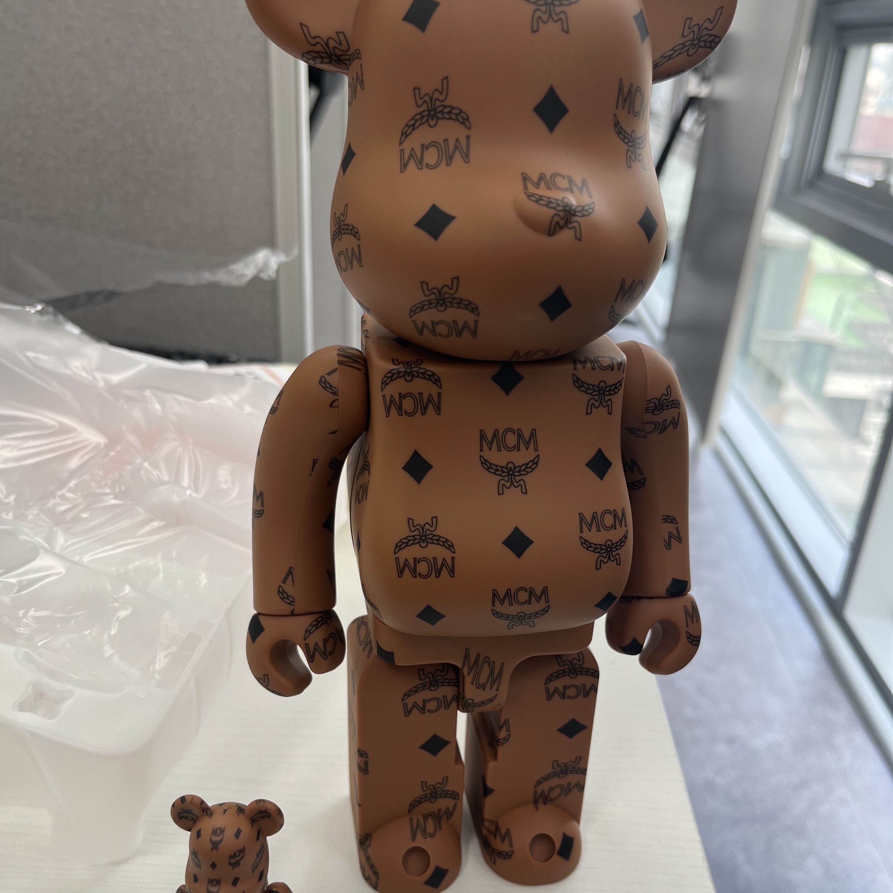 Bearbrick x MCM 100% & 400% Set 착용 스타일