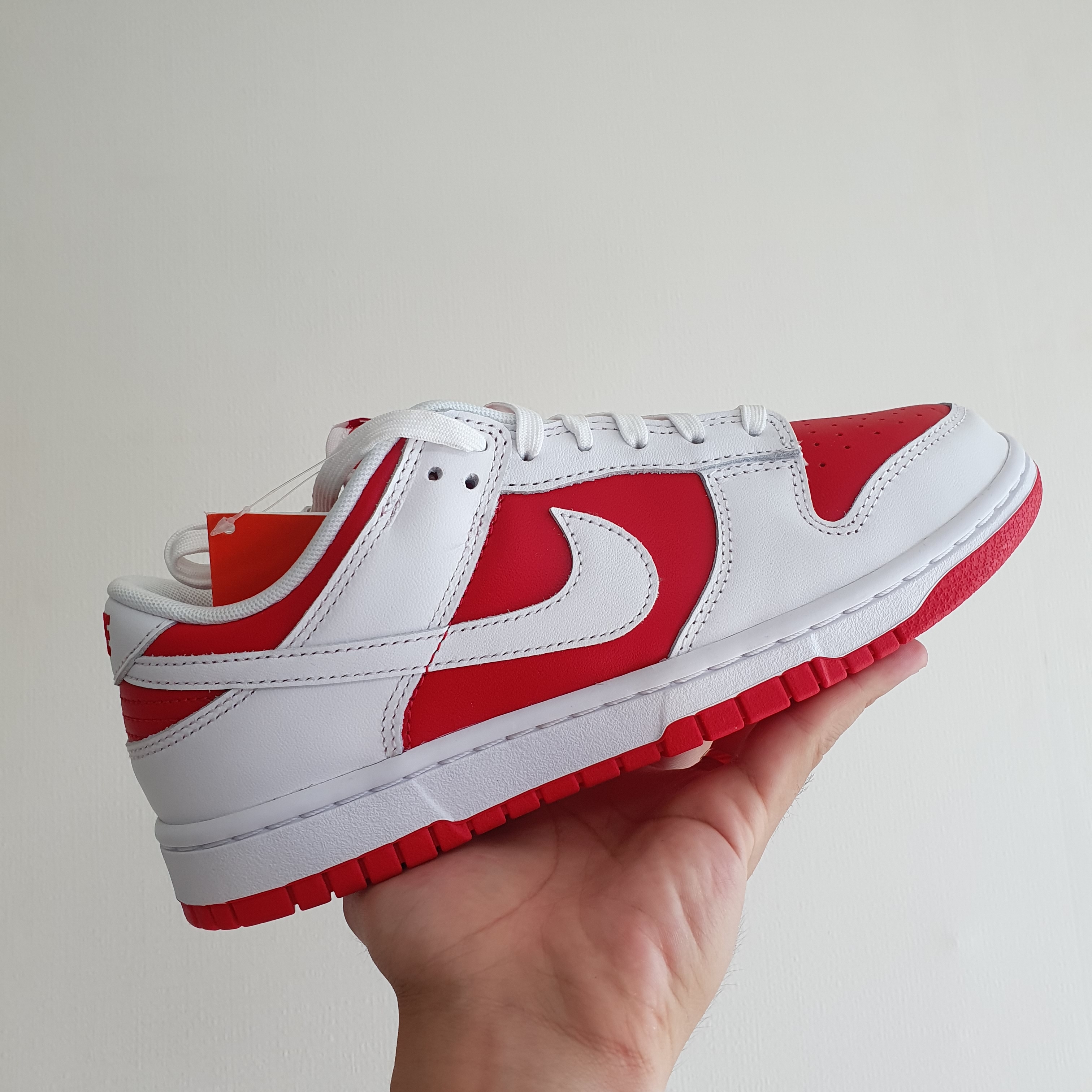 Nike Dunk Low Retro Championship Red 착용 스타일