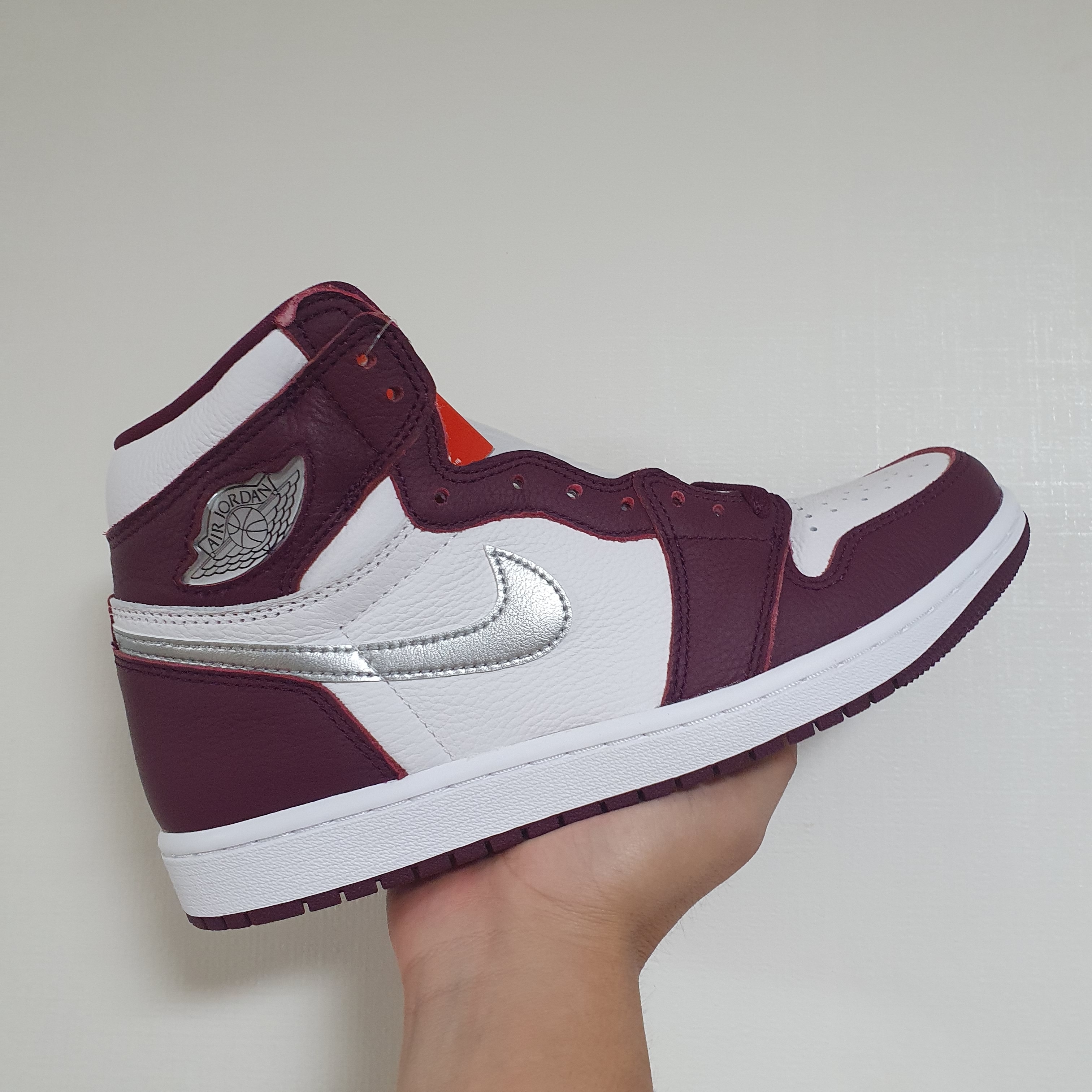 Jordan 1 Retro High OG Bordeaux 착용 스타일