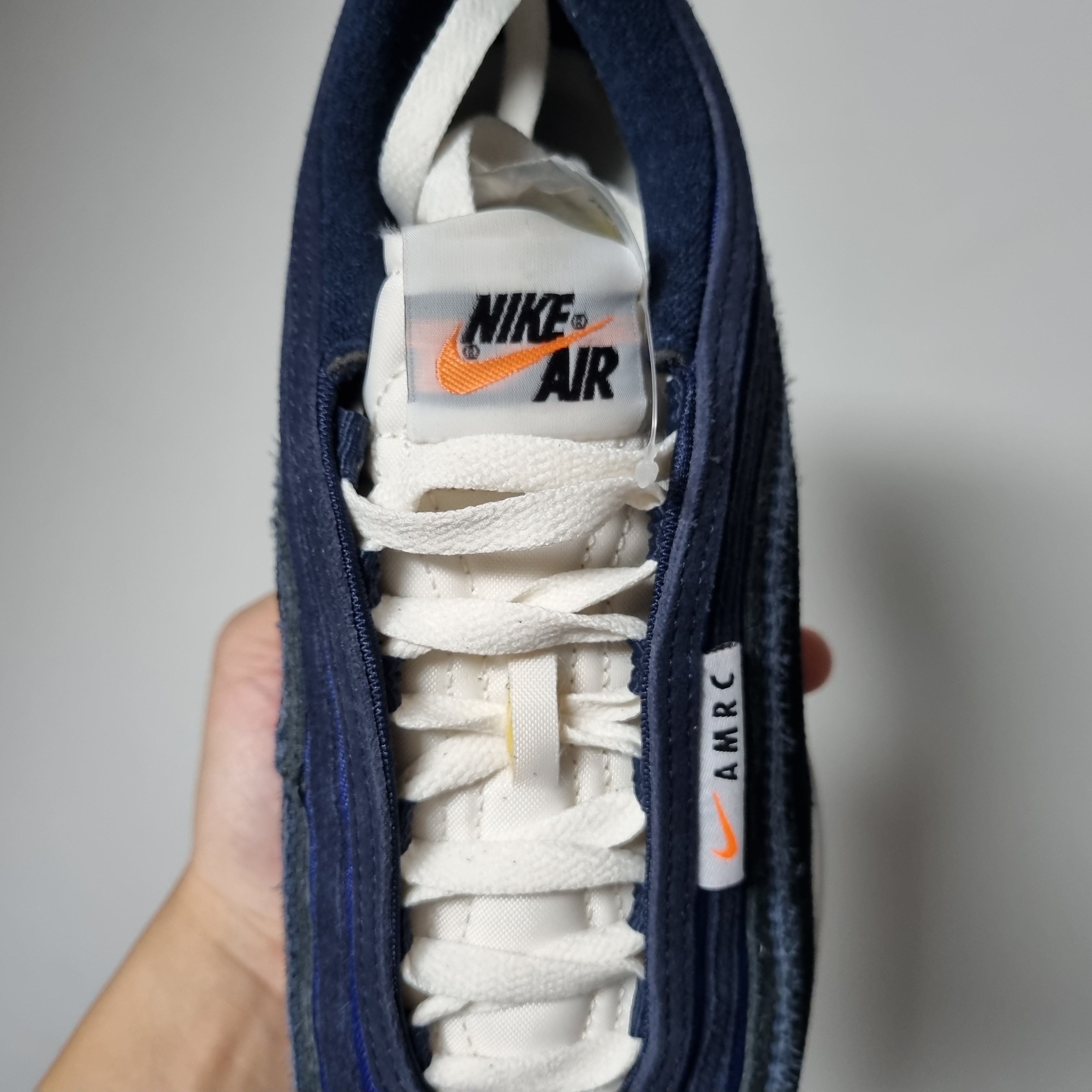 Nike Air Max 97 SE Air max Running Club Black Deep Royal Blue 착용 스타일 - 4