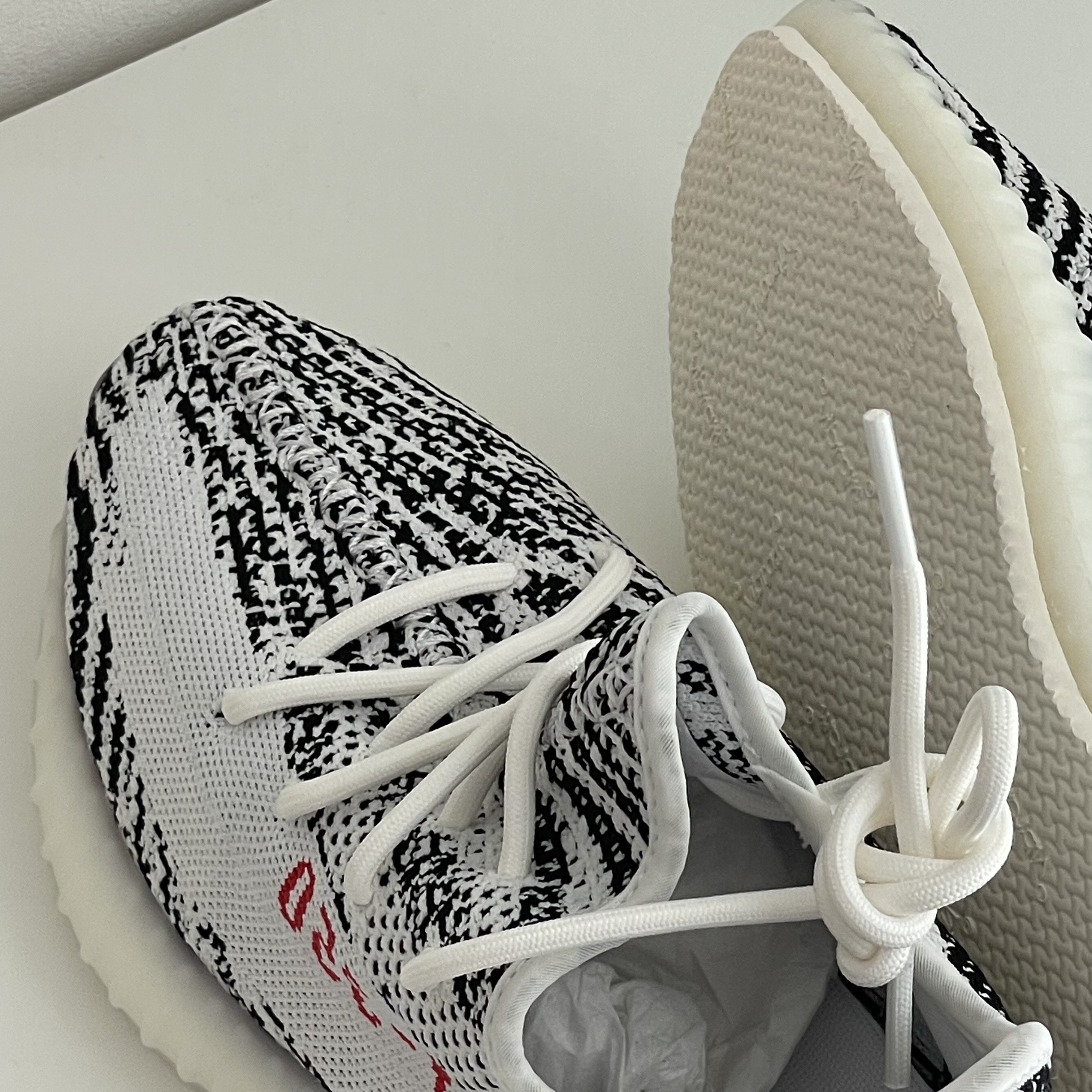 Adidas Yeezy Boost 350 V2 Zebra 2017/2019/2020 착용 스타일 - 4