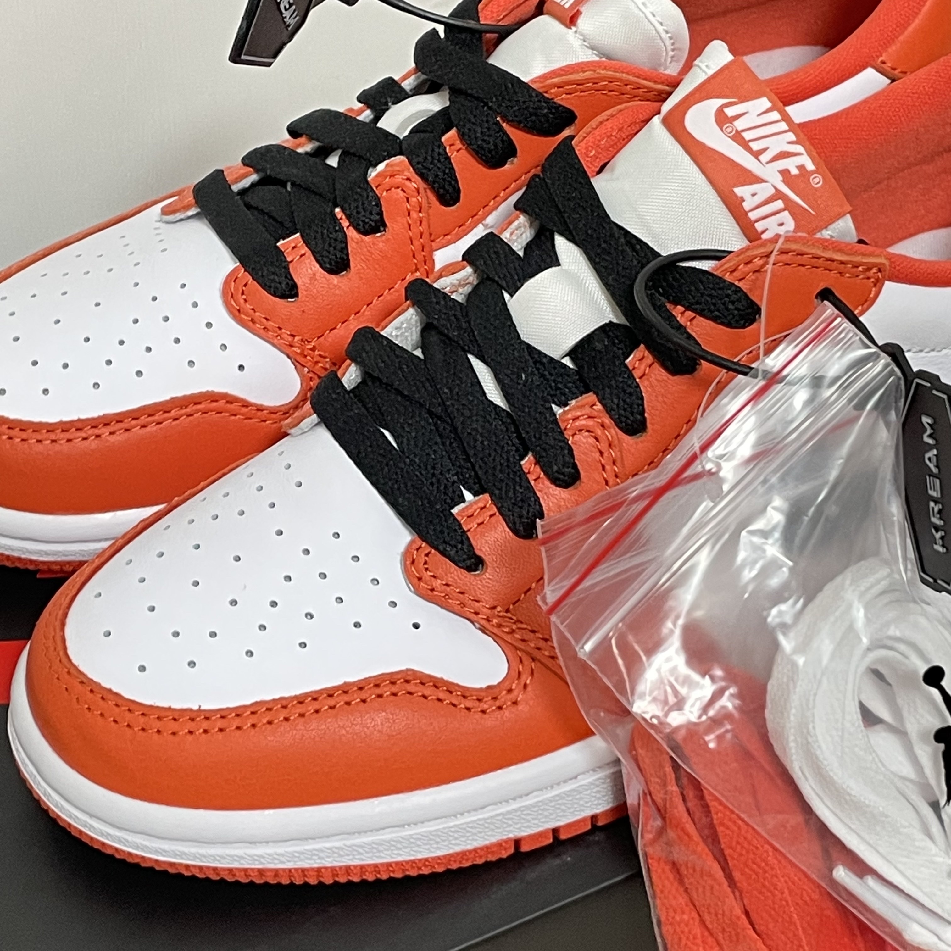Jordan 1 Low OG Starfish, (W) Jordan 1 Low OG Starfish 착용 스타일