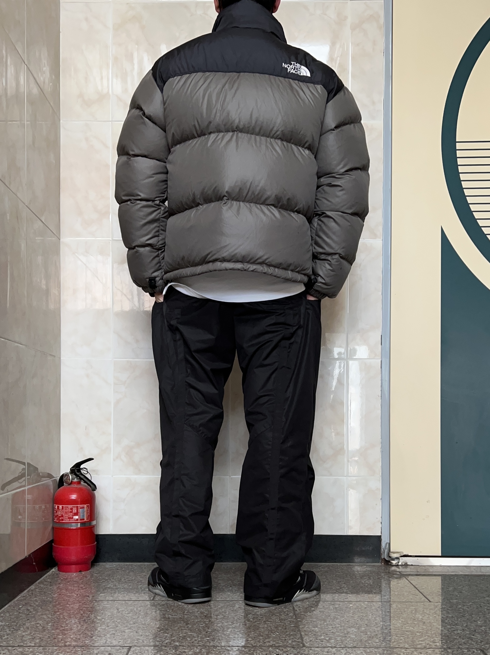 Jordan 5 Retro Anthracite 착용 스타일 - 2