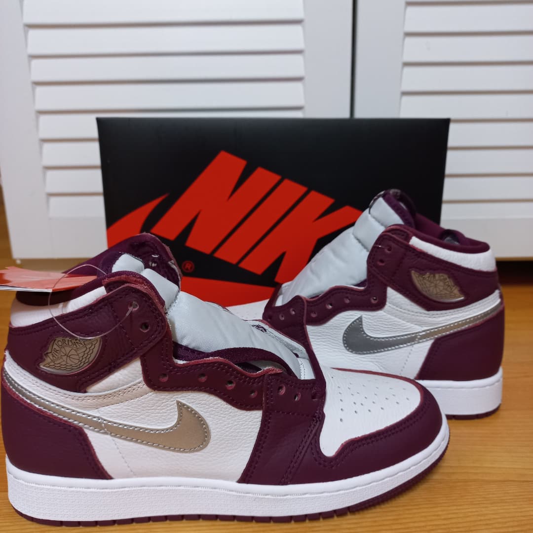 Jordan 1 Retro High OG Bordeaux, (GS) Jordan 1 Retro High OG Bordeaux 착용 스타일 - 2