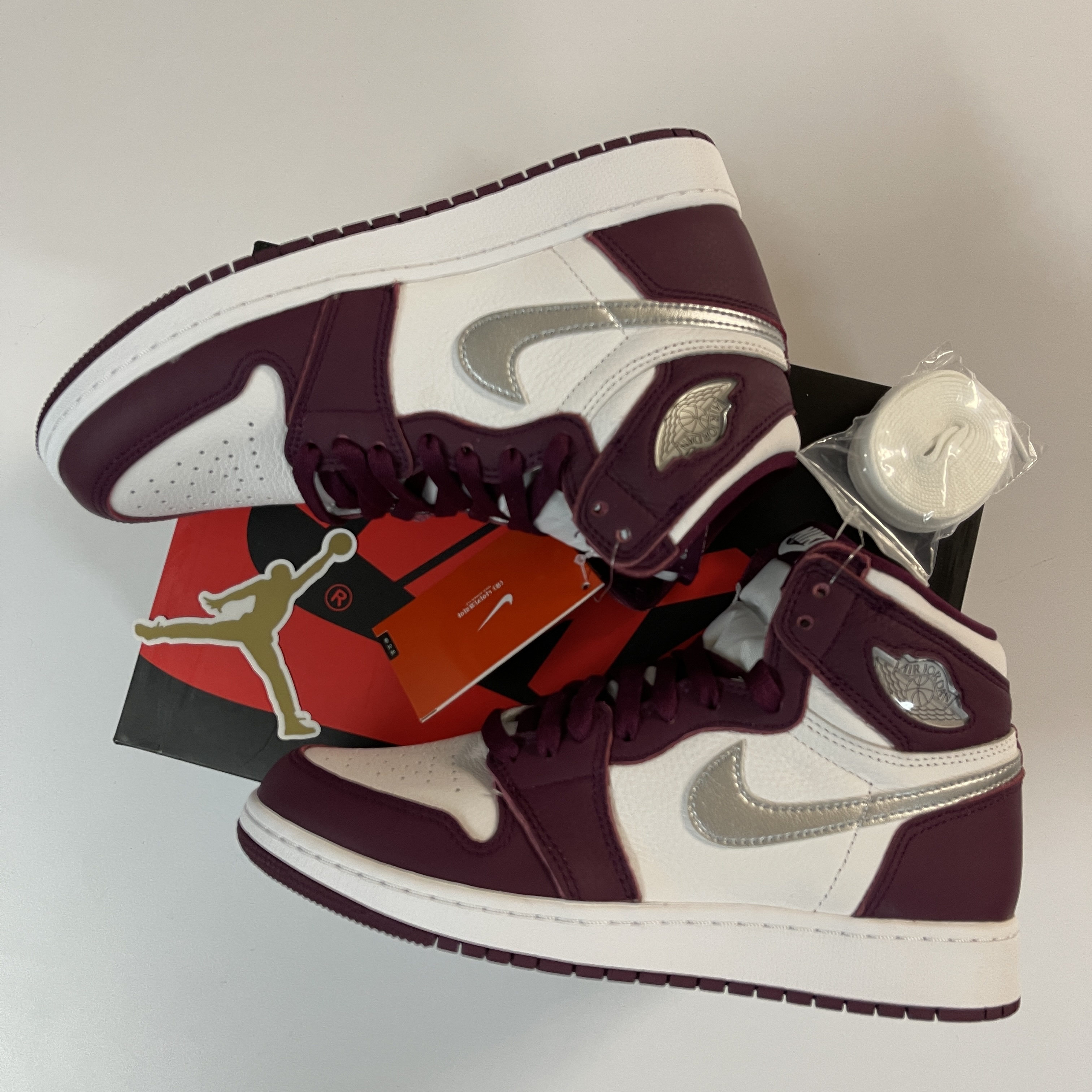 (GS) Jordan 1 Retro High OG Bordeaux 착용 스타일 - 1