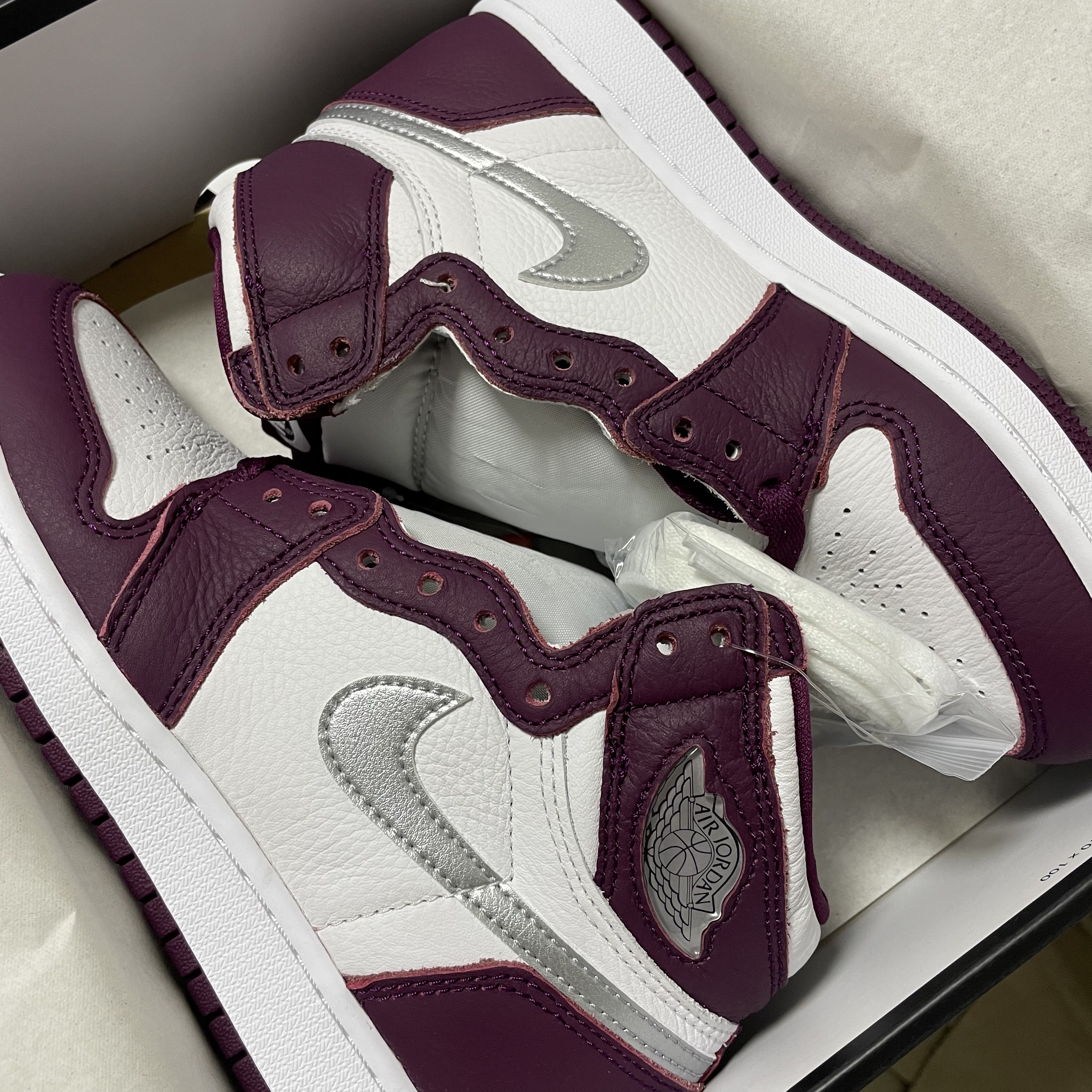 (GS) Jordan 1 Retro High OG Bordeaux 착용 스타일