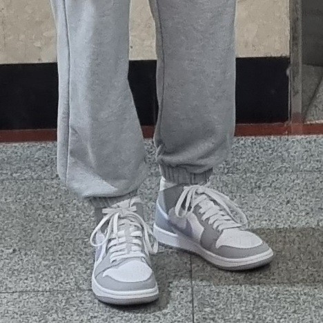 (W) Jordan 1 Mid Wolf Grey 착용 스타일 - 2