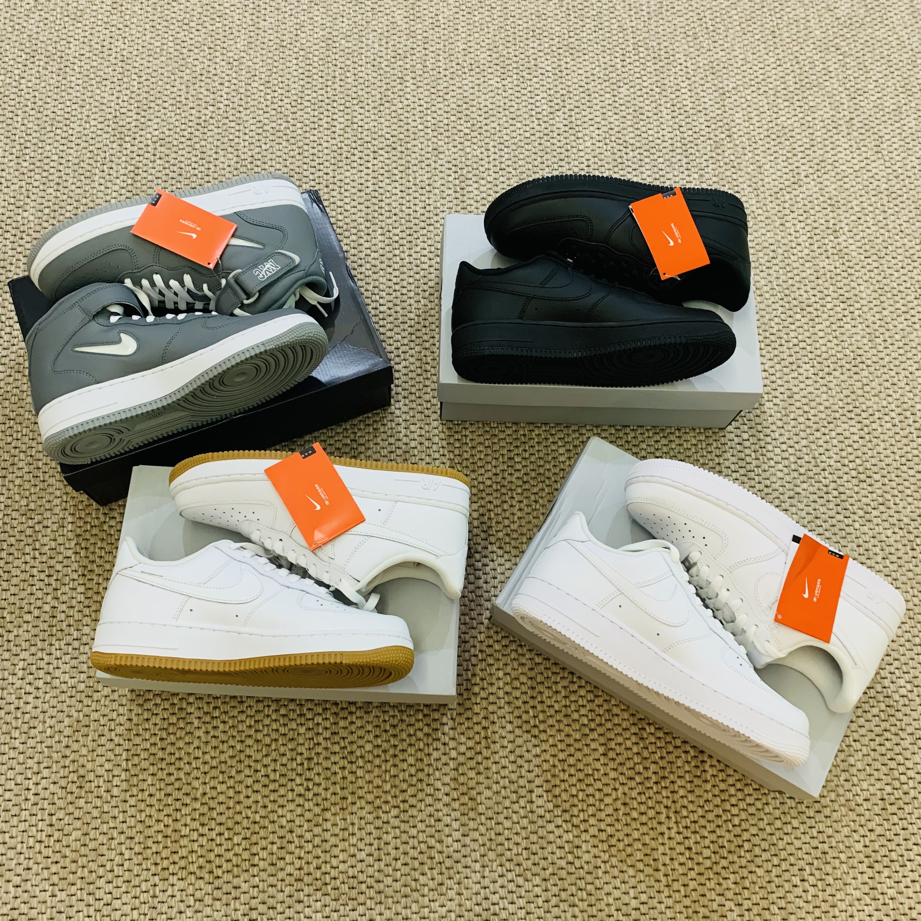 Nike Air Force 1 '07 Low White, Nike Air Force 1 '07 Low Triple Black 착용 스타일 - 2