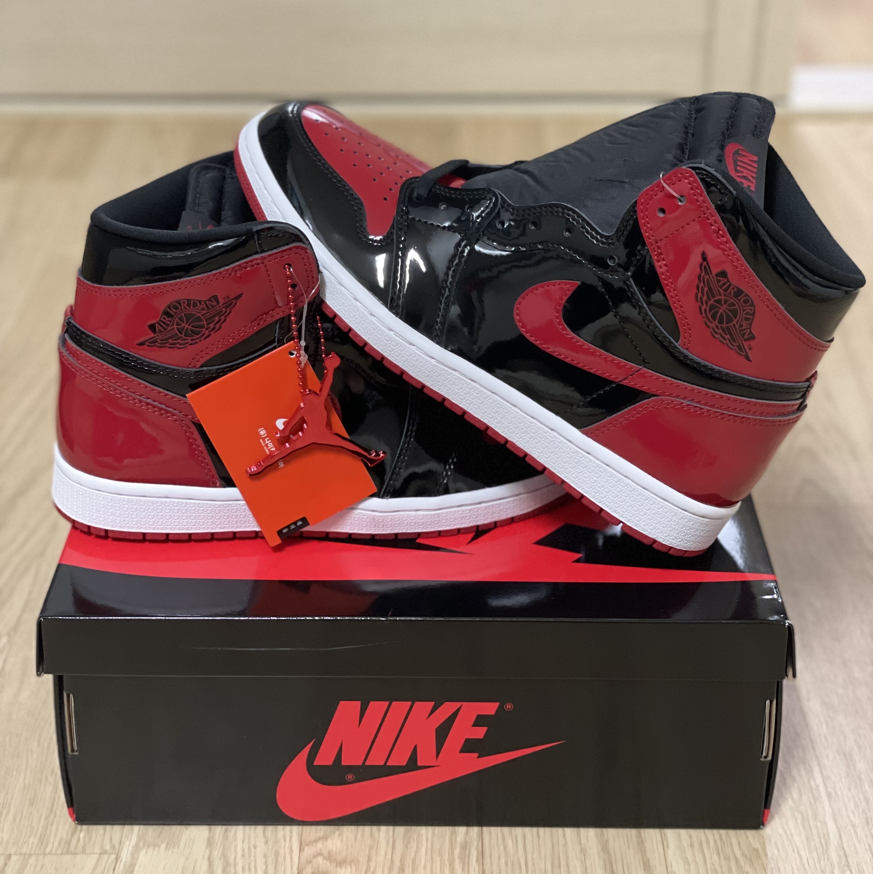 Jordan 1 Retro High OG Patent Bred 착용 스타일 - 1