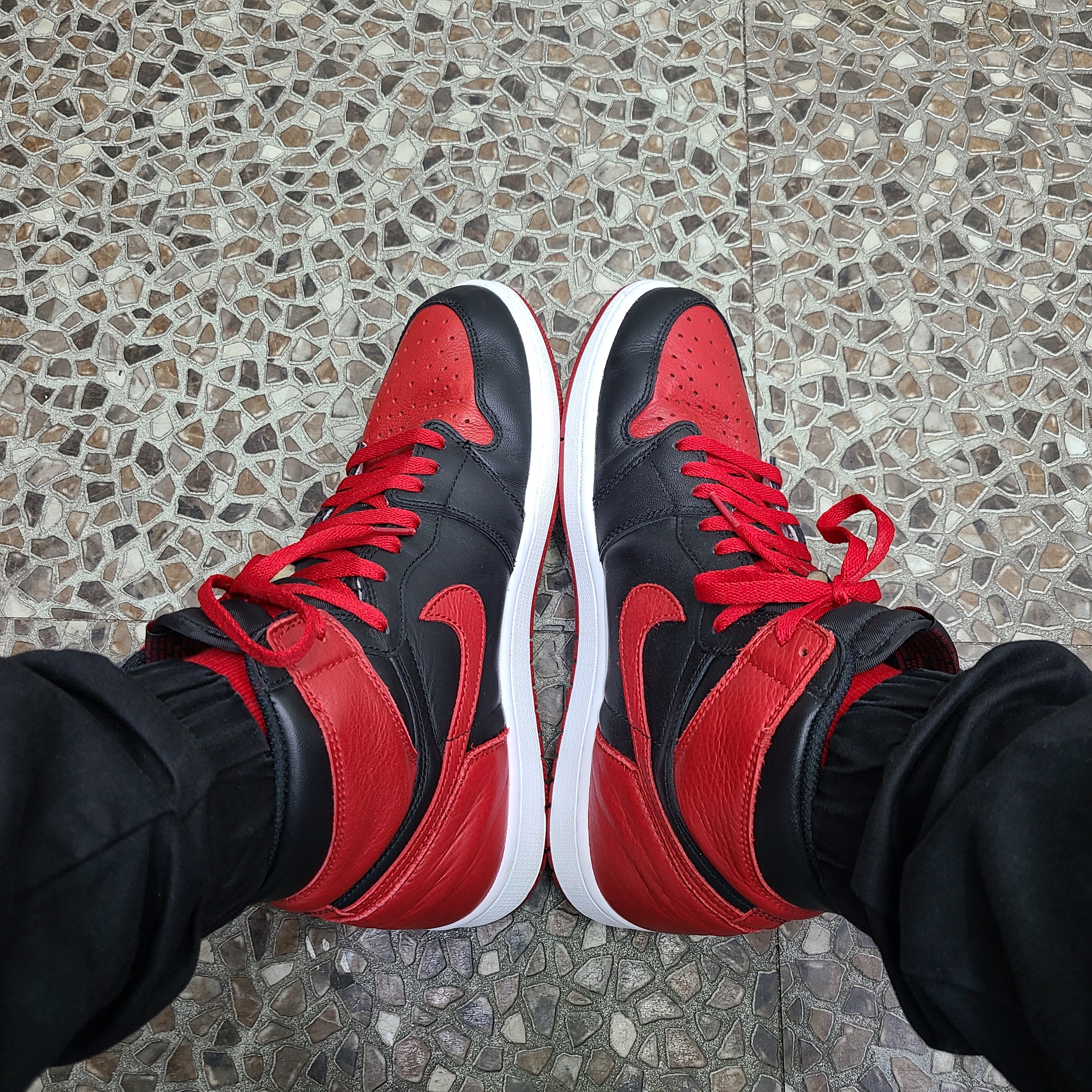 Jordan 1 Retro High OG Bred Banned 2016 착용 스타일 - 1