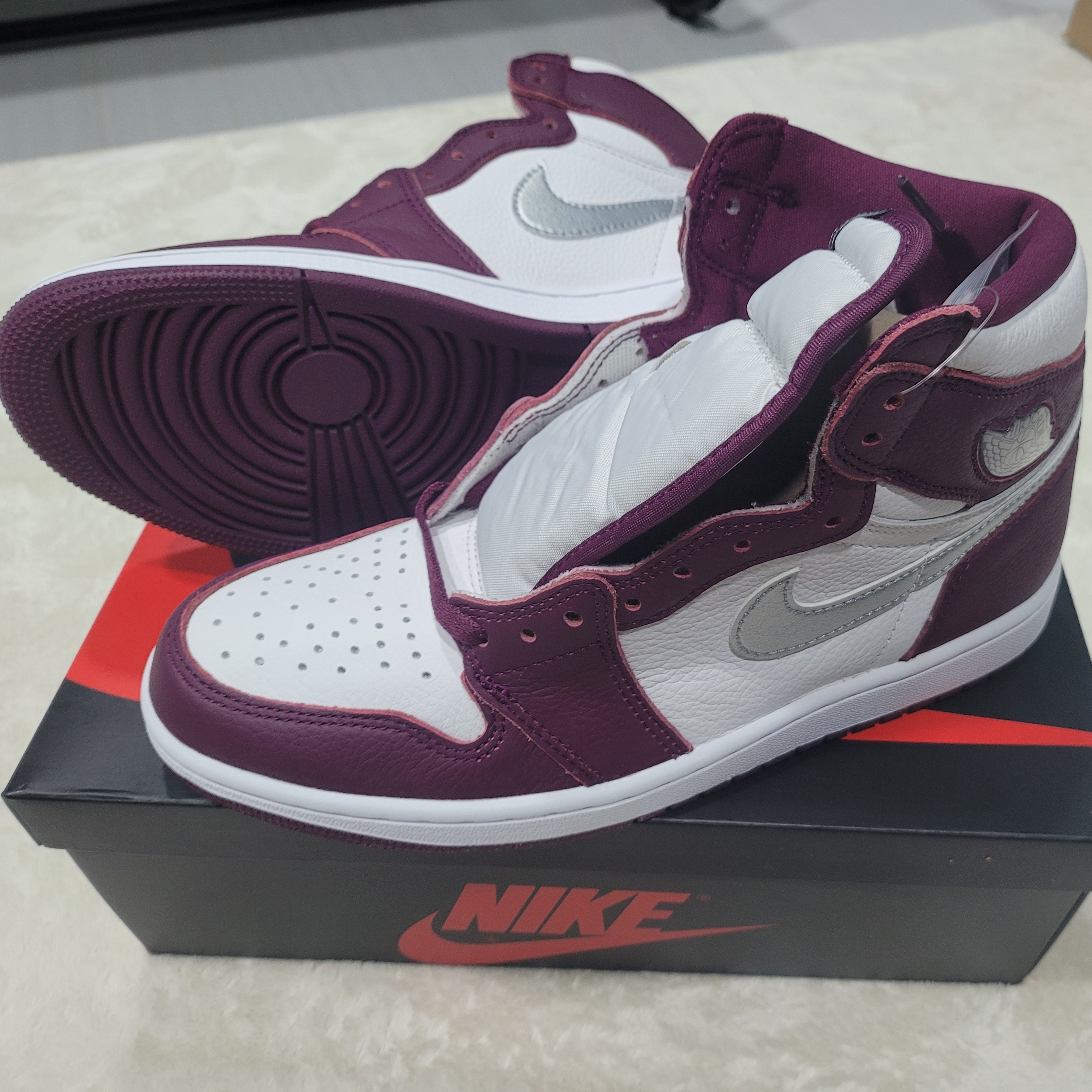 Jordan 1 Retro High OG Bordeaux 착용 스타일