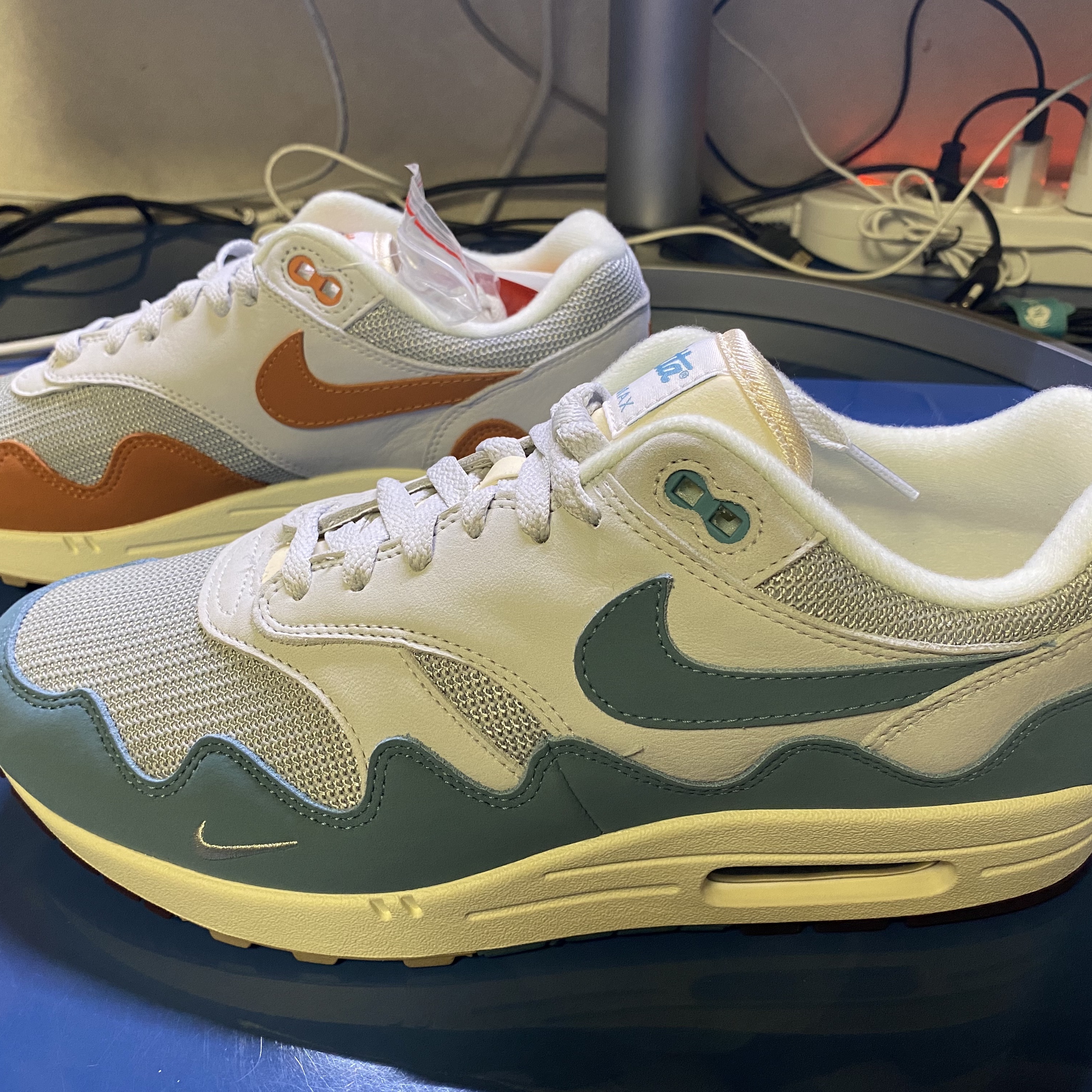 Nike x Patta Air Max 1 Monarch, Nike x Patta Air Max 1 Noise Aqua 착용 스타일 - 2