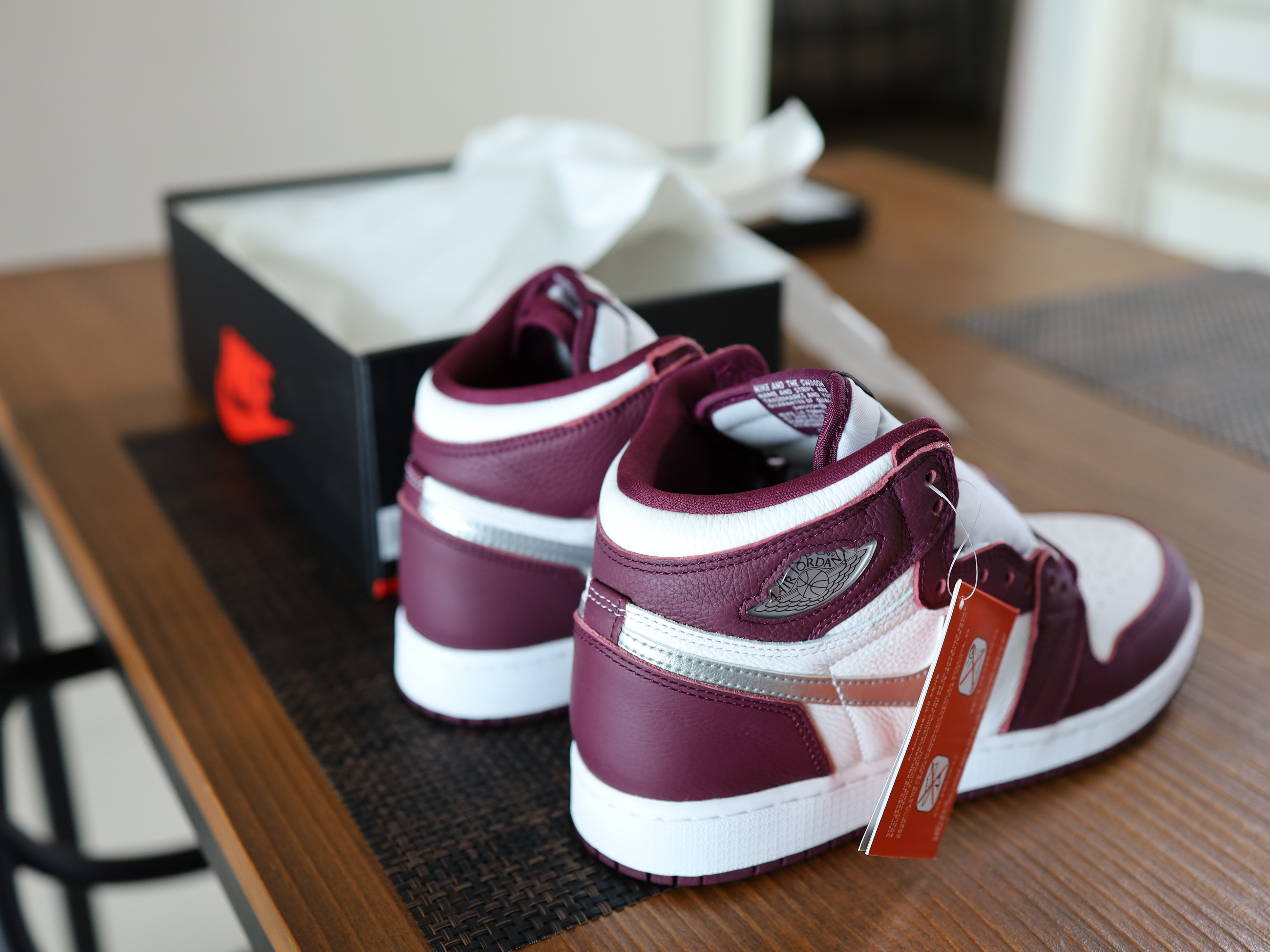 Jordan 1 Retro High OG Bordeaux, (GS) Jordan 1 Retro High OG Bordeaux 착용 스타일 - 3