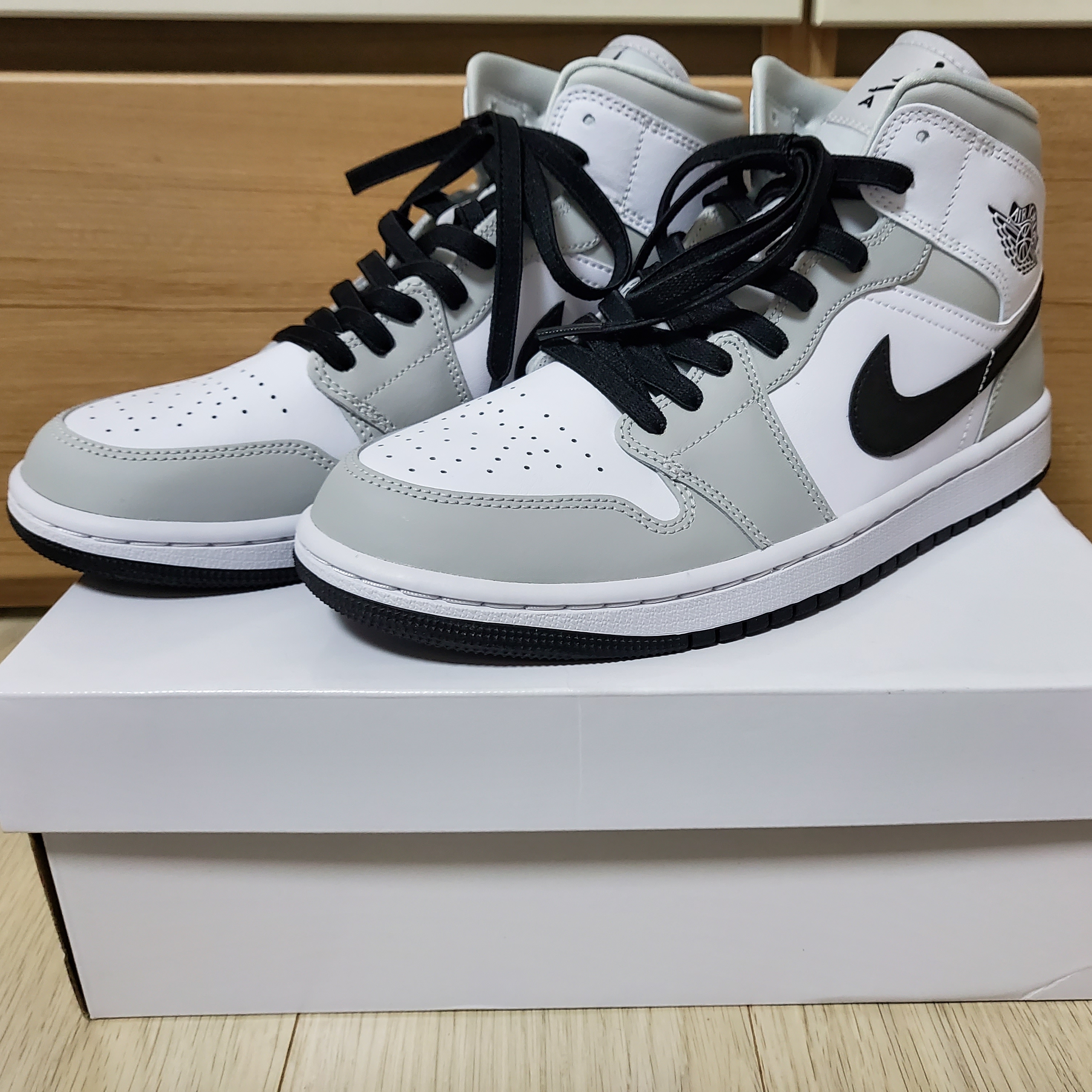 (W) Jordan 1 Mid Grey Fog 착용 스타일