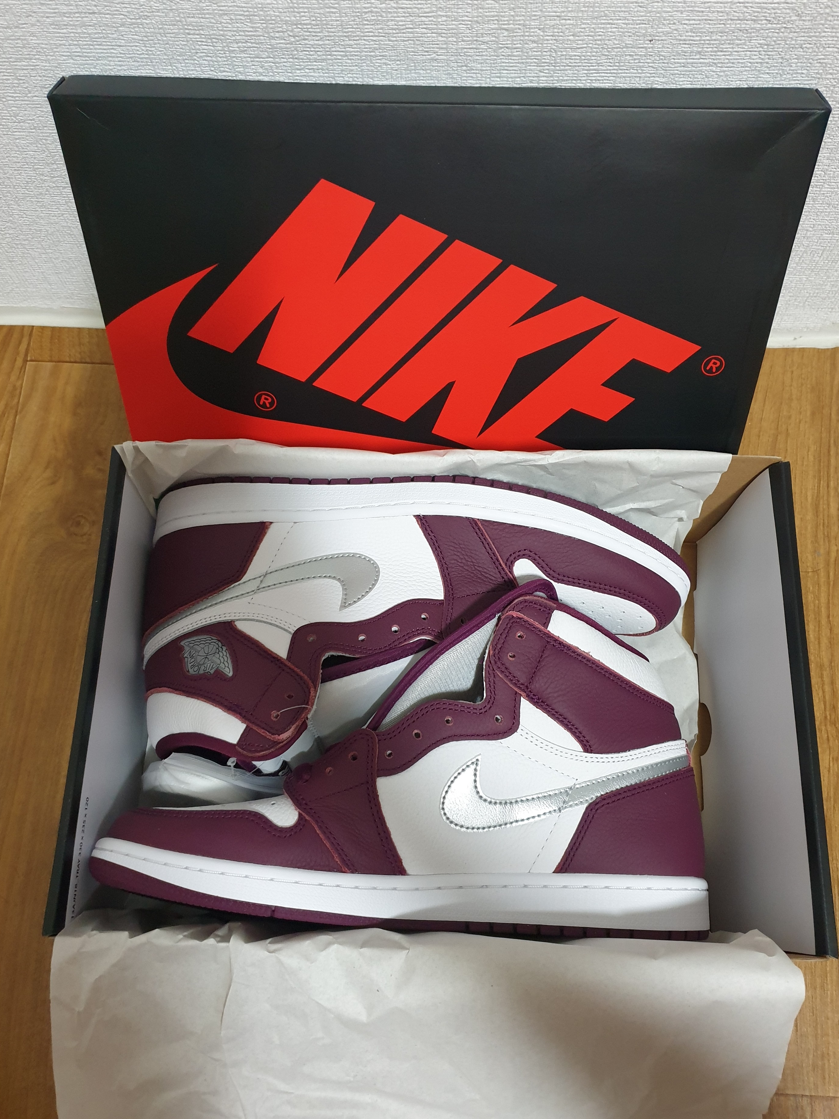 Jordan 1 Retro High OG Bordeaux 착용 스타일 - 1