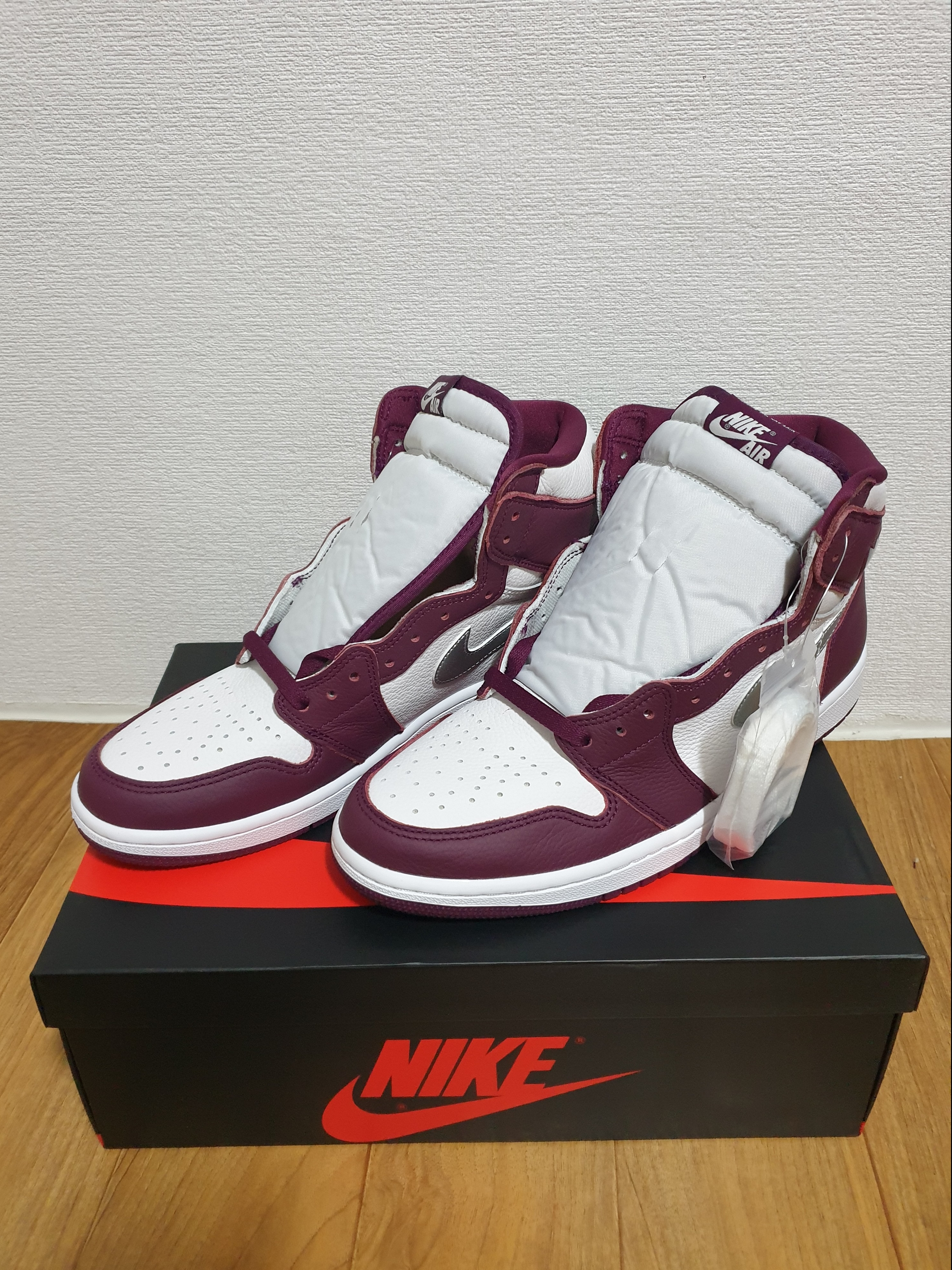 Jordan 1 Retro High OG Bordeaux 착용 스타일 - 2