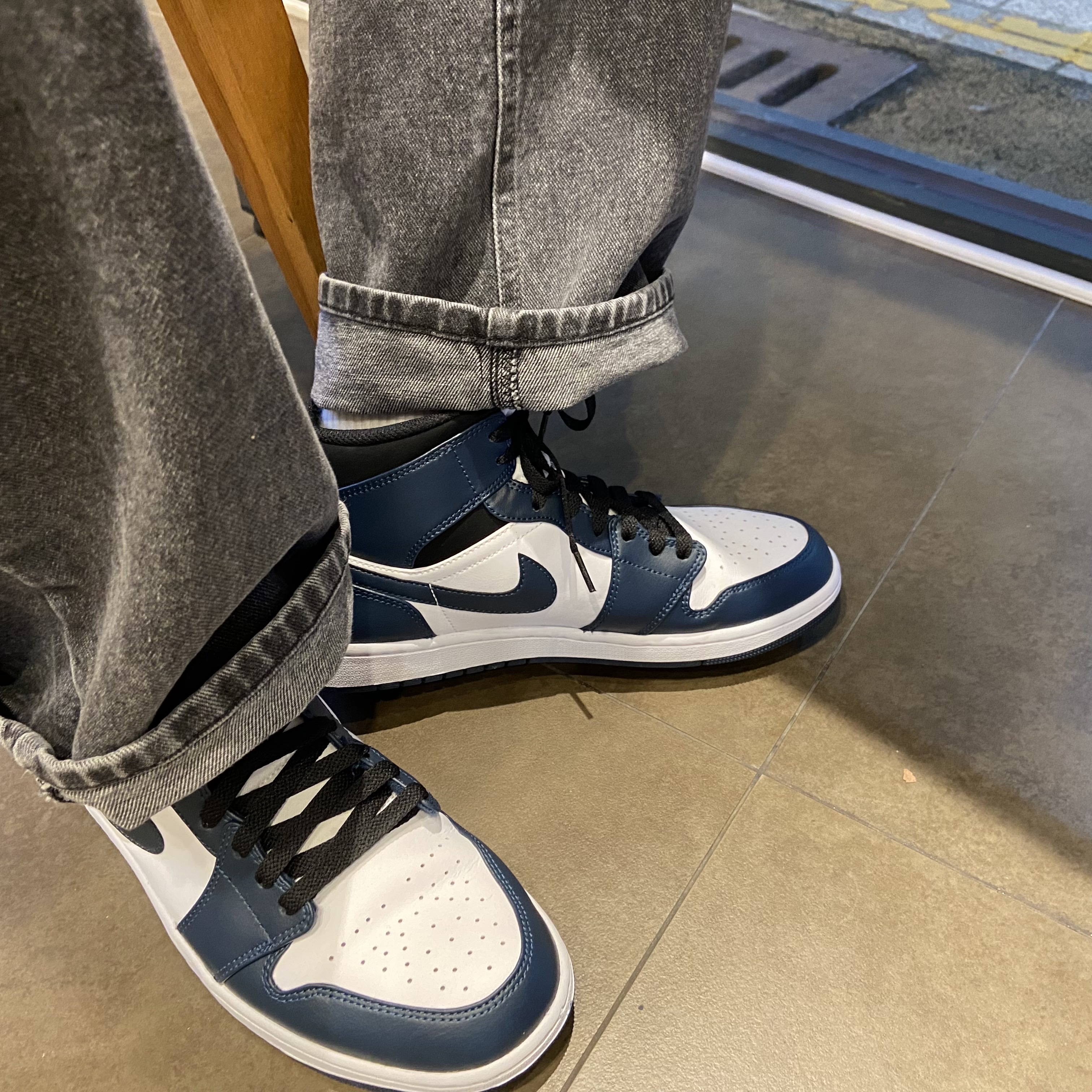 Jordan 1 Mid Dark Teal 착용 스타일