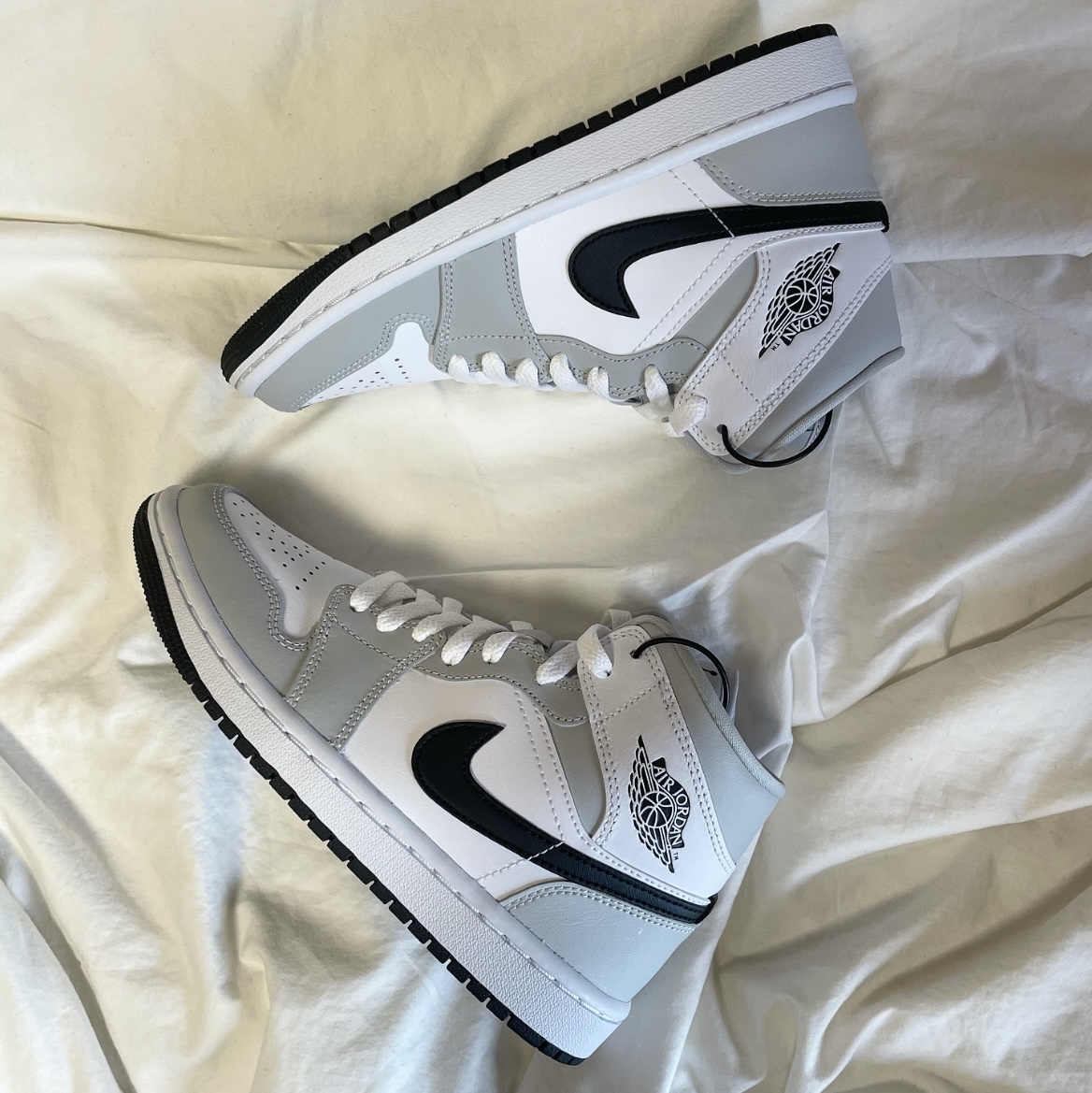 (W) Jordan 1 Mid Grey Fog 착용 스타일