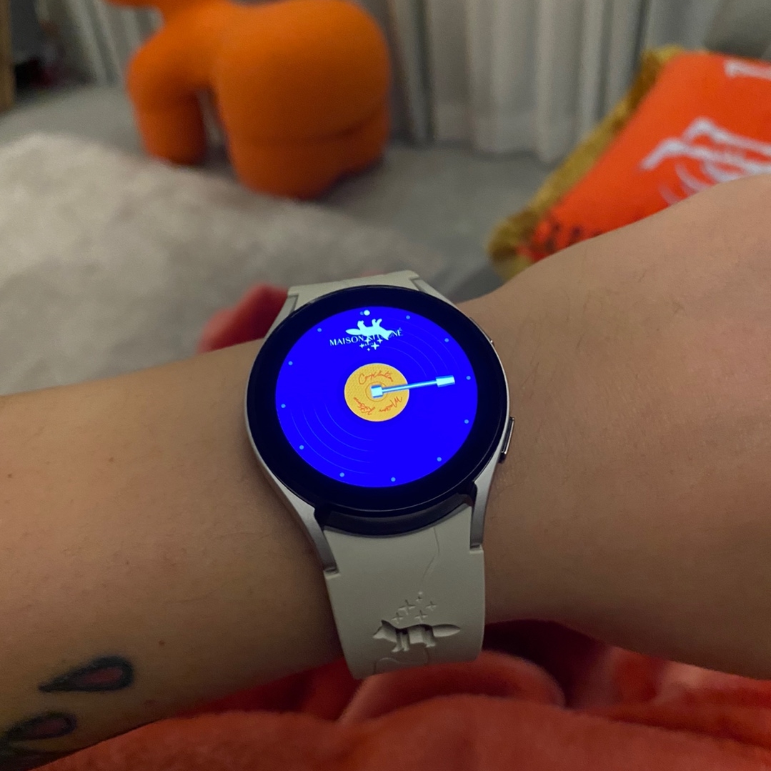Samsung Galaxy Watch4 Maison Kitsune Edition (Korean Ver.) 착용 스타일