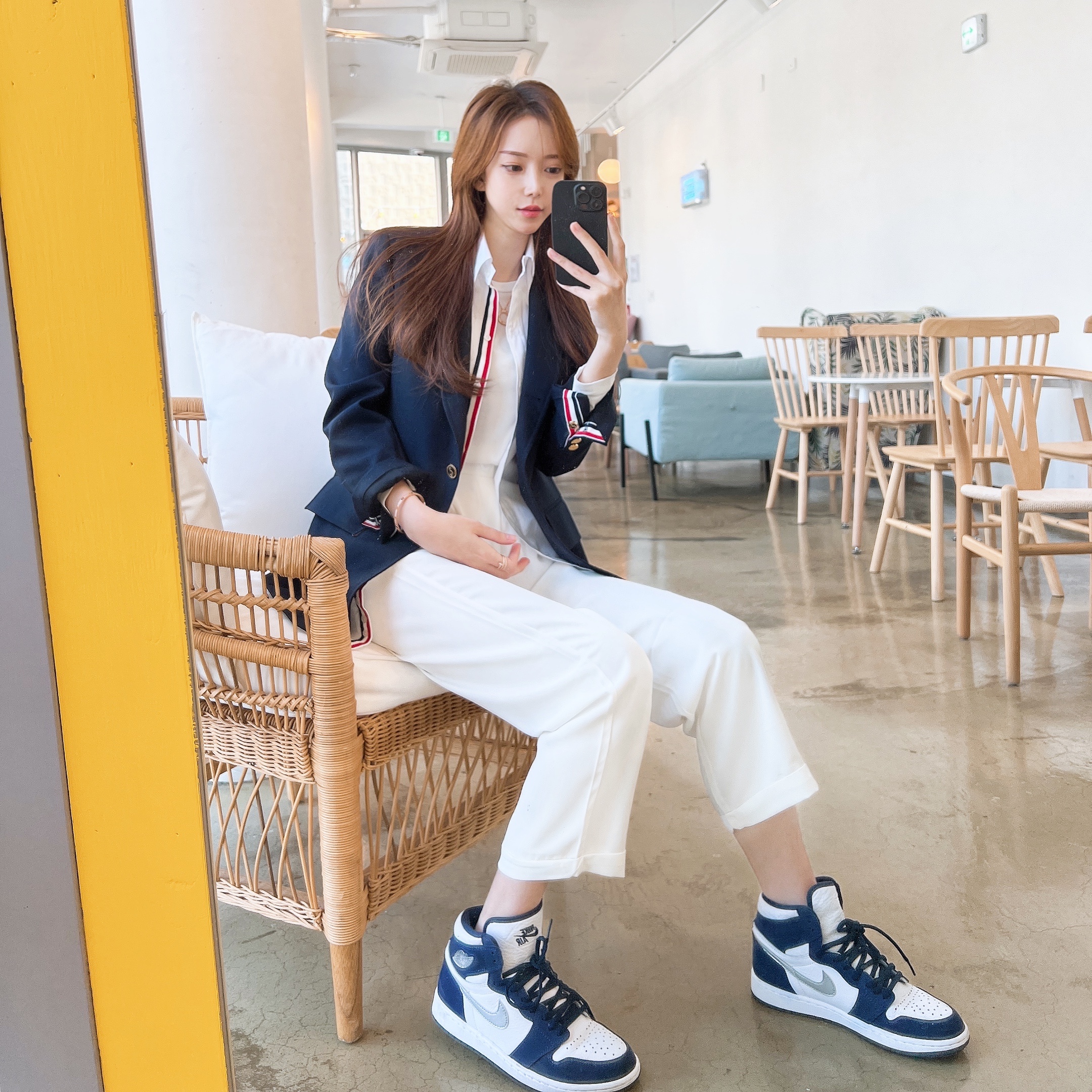 Jordan 1 Retro High OG CO.JP Midnight Navy 착용 스타일 - 1