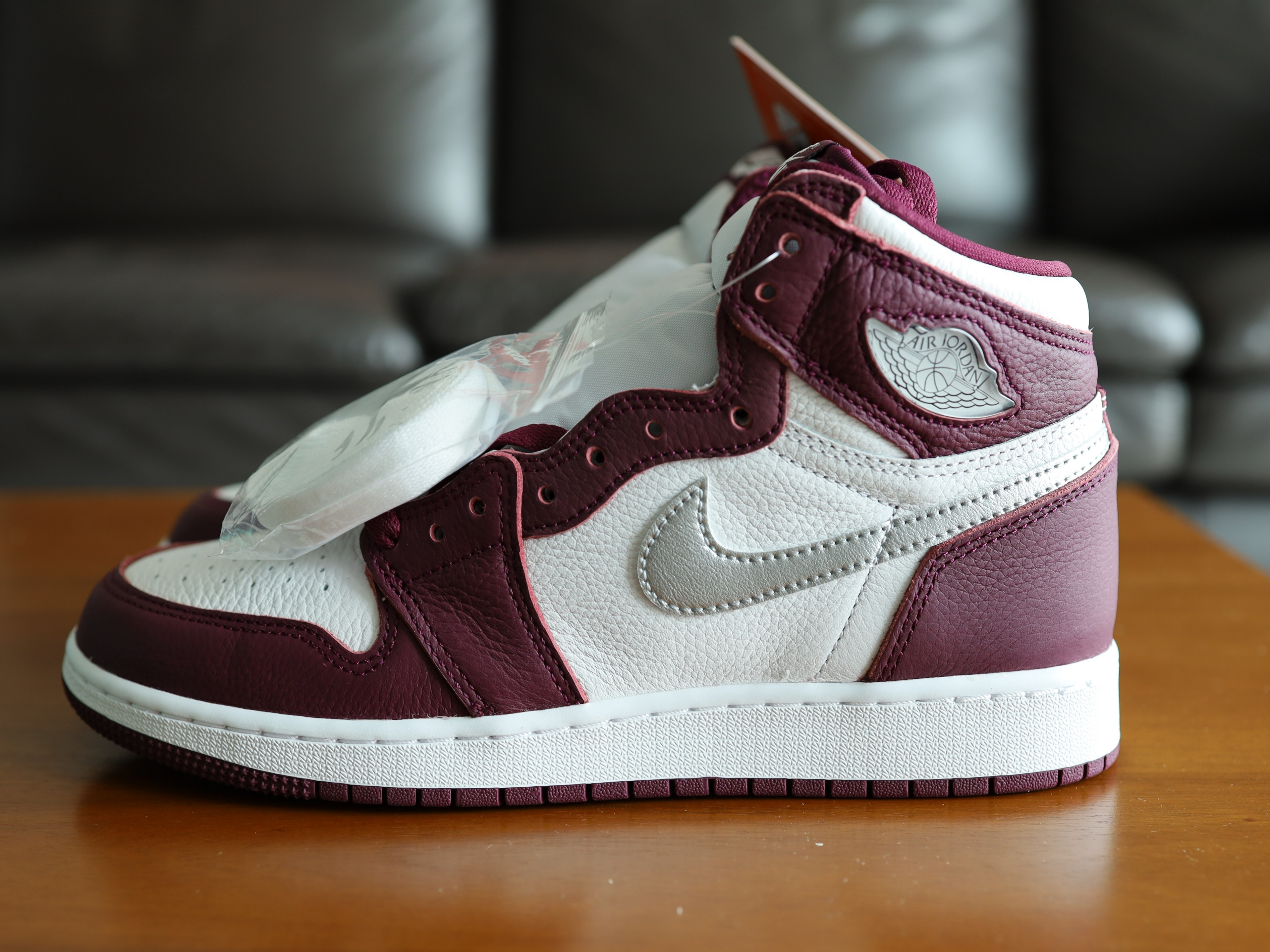 Jordan 1 Retro High OG Bordeaux, (GS) Jordan 1 Retro High OG Bordeaux 착용 스타일 - 1