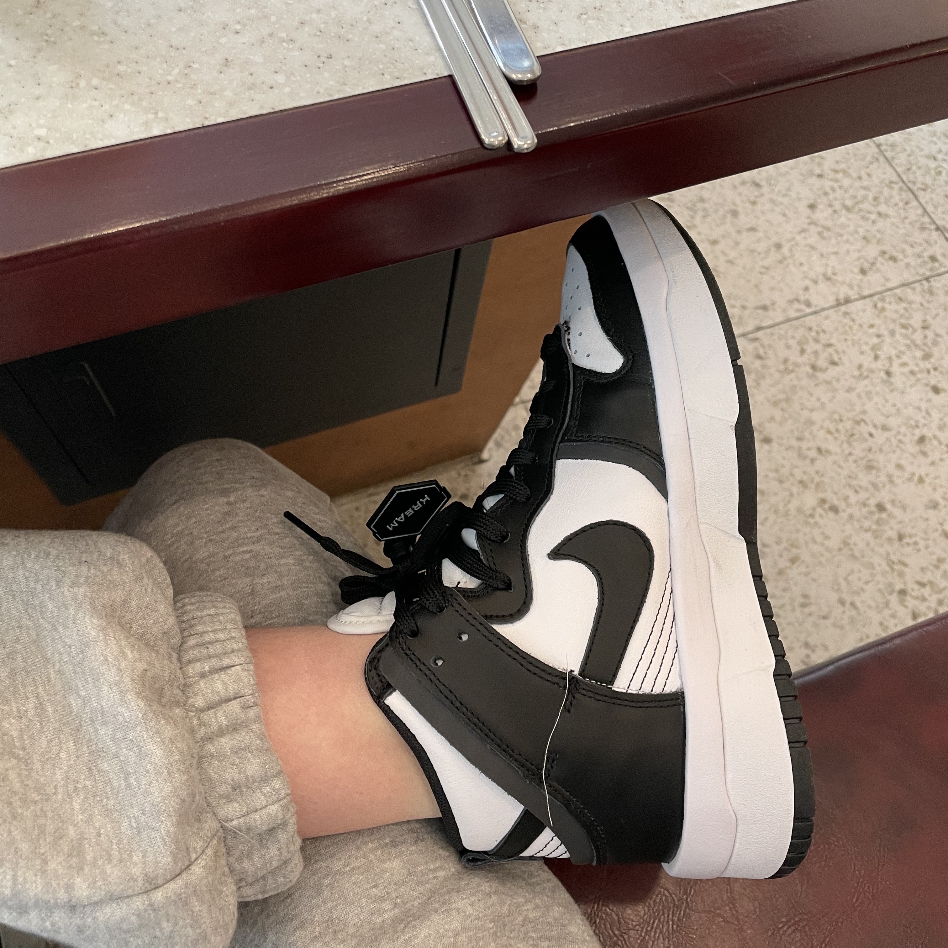 (W) Nike Dunk High Up Black and White 착용 스타일 - 2