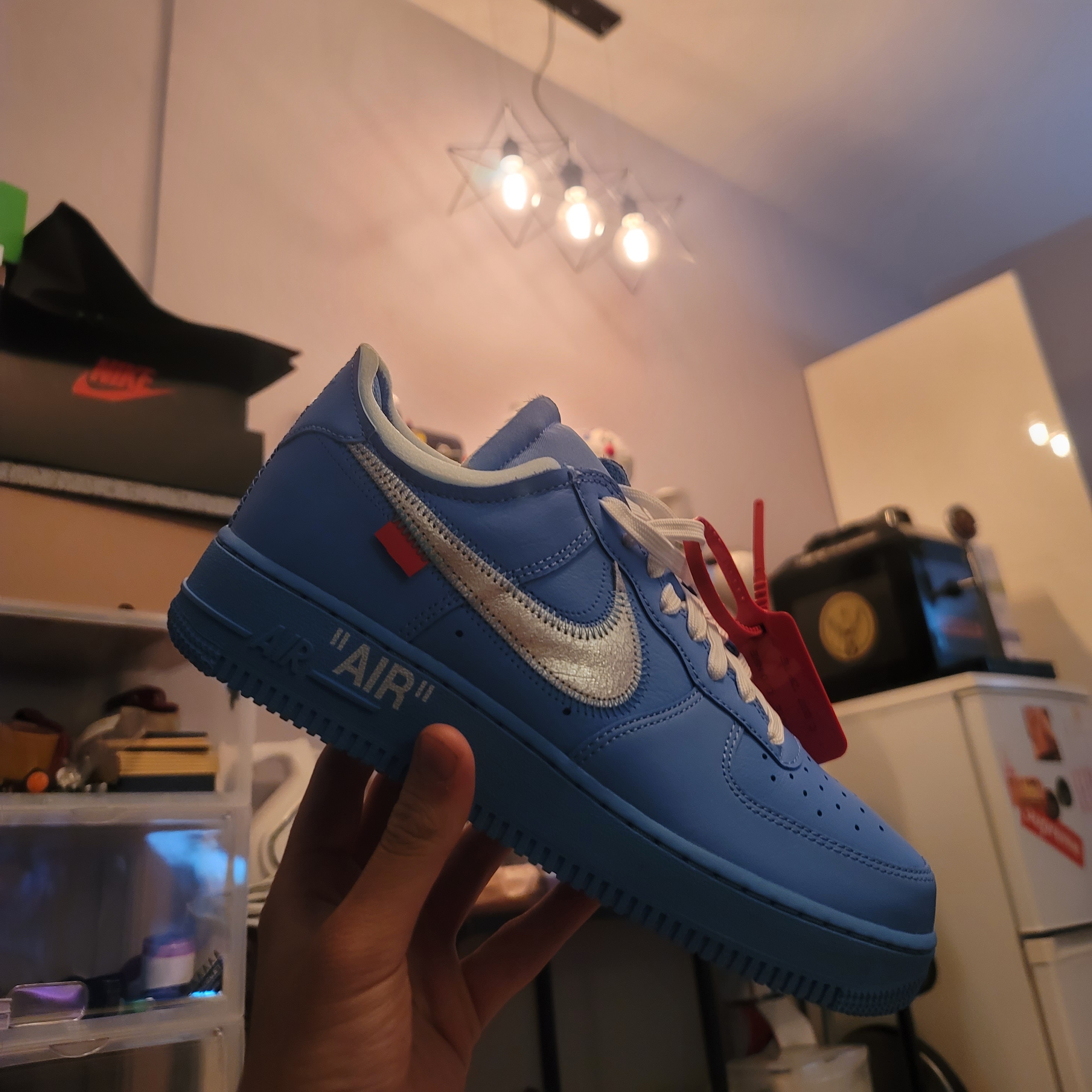 Nike x Off-White Air Force 1 Low MCA University Blue 착용 스타일